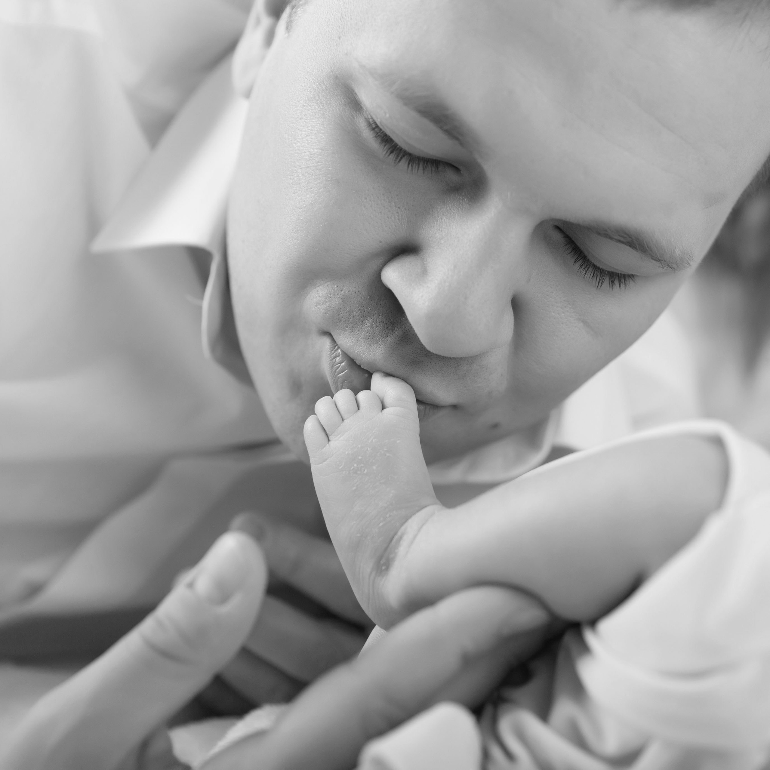 Newborn Алматы, фотосессия новорожденных и младенцев с родителями. Фотостудия Алматы. Семейная и детская фотостудия Family studio.Фотограф Алматы