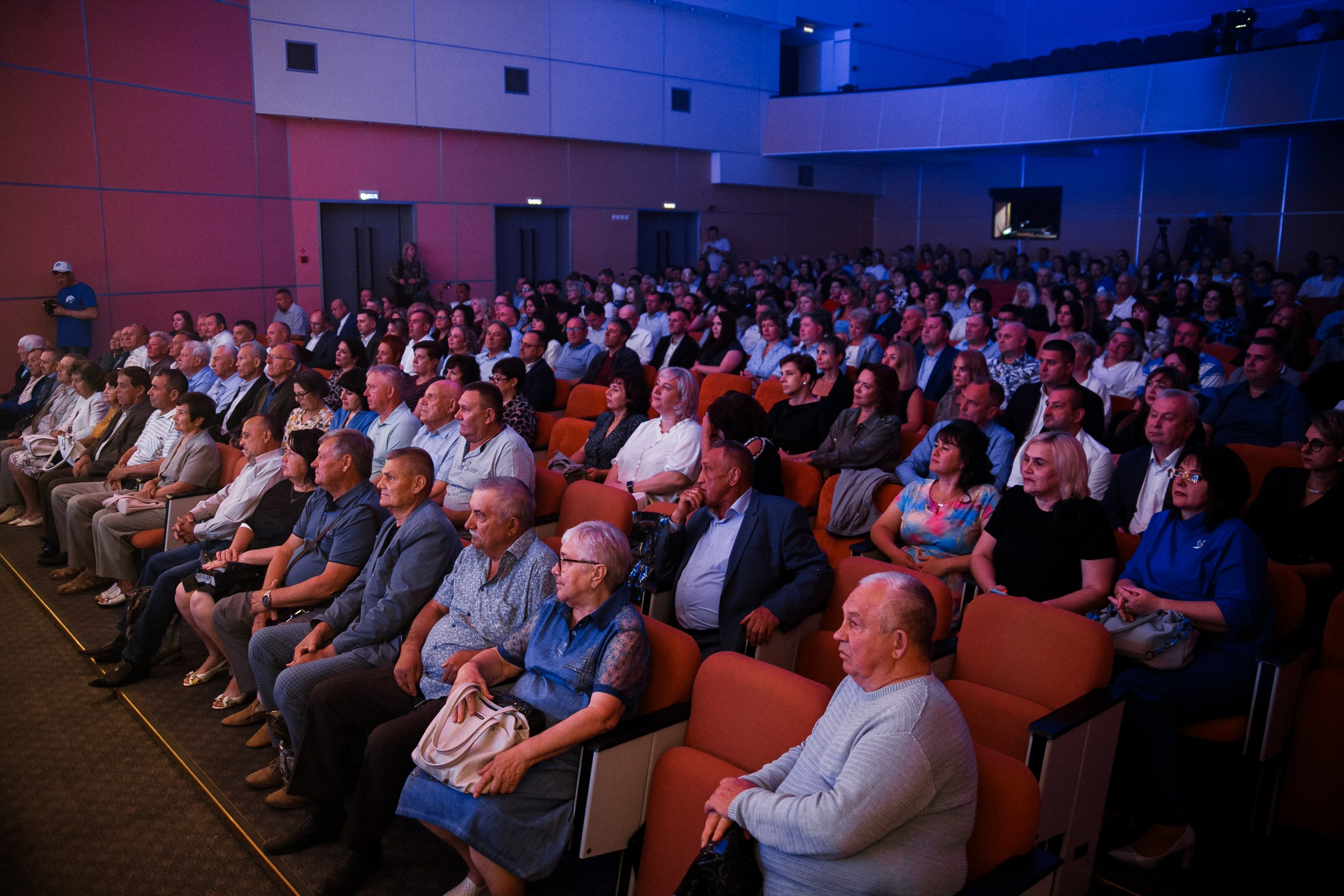Юбилей фирмы «НЕФТЕЗАВОДМОНТАЖ». Свадебный и детский фотограф в Волгограде Слава Белов