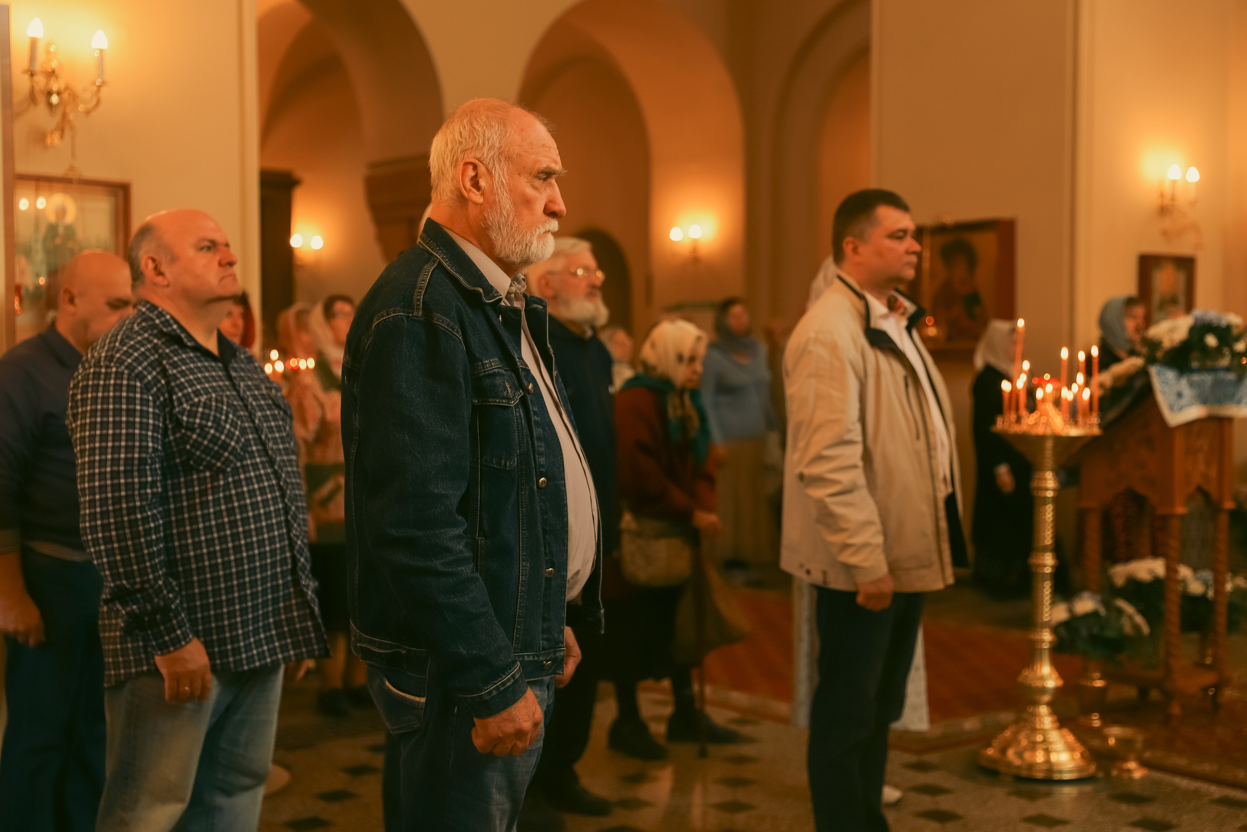 Служба в церкви