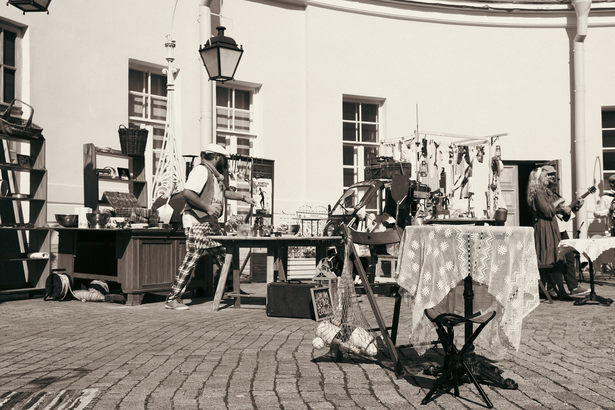 Театр Вкуса, Приключения итальянцев в России