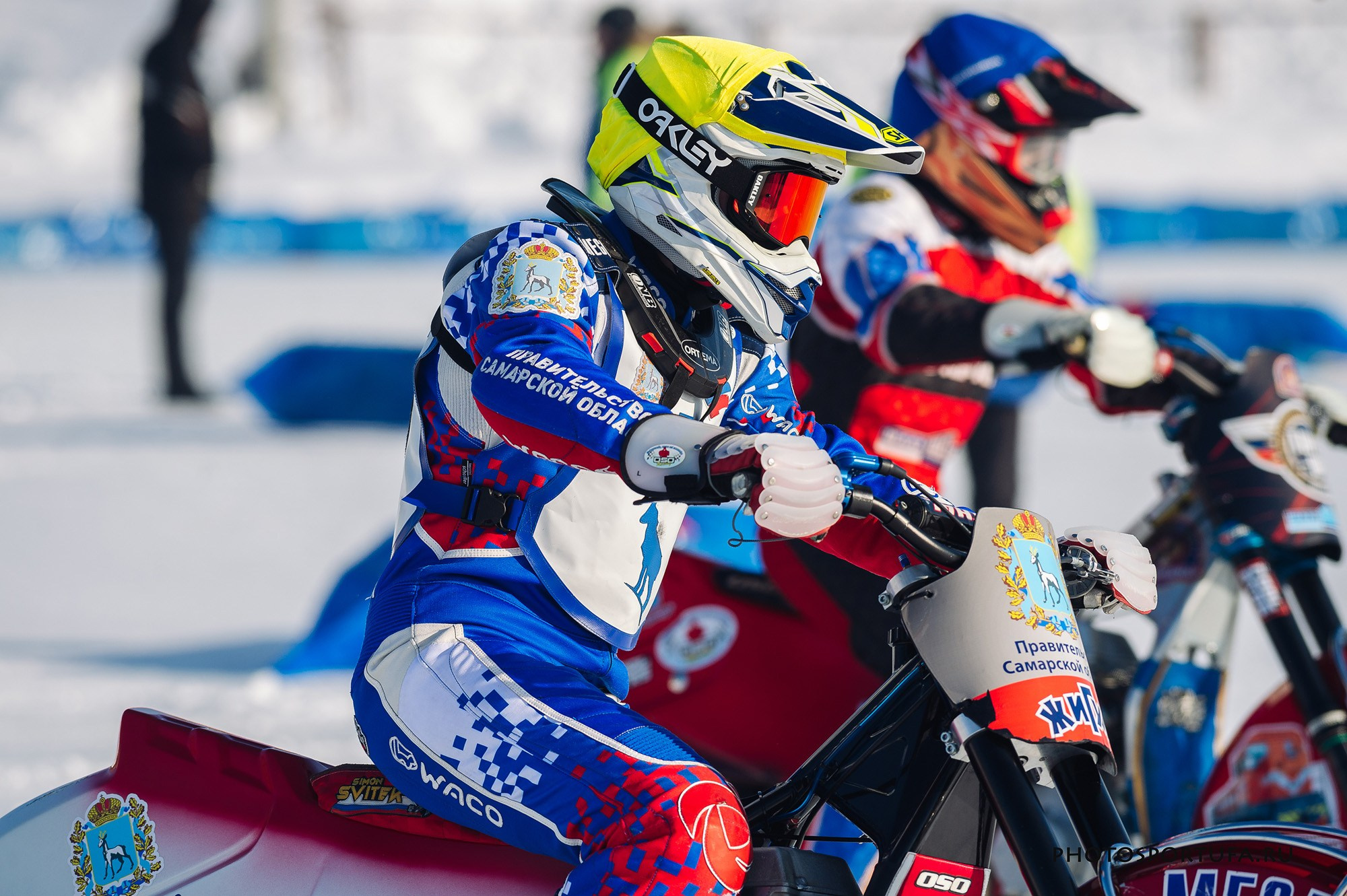 Мотогонку на льду. Спортивный фотограф в Уфе Евгений Буров