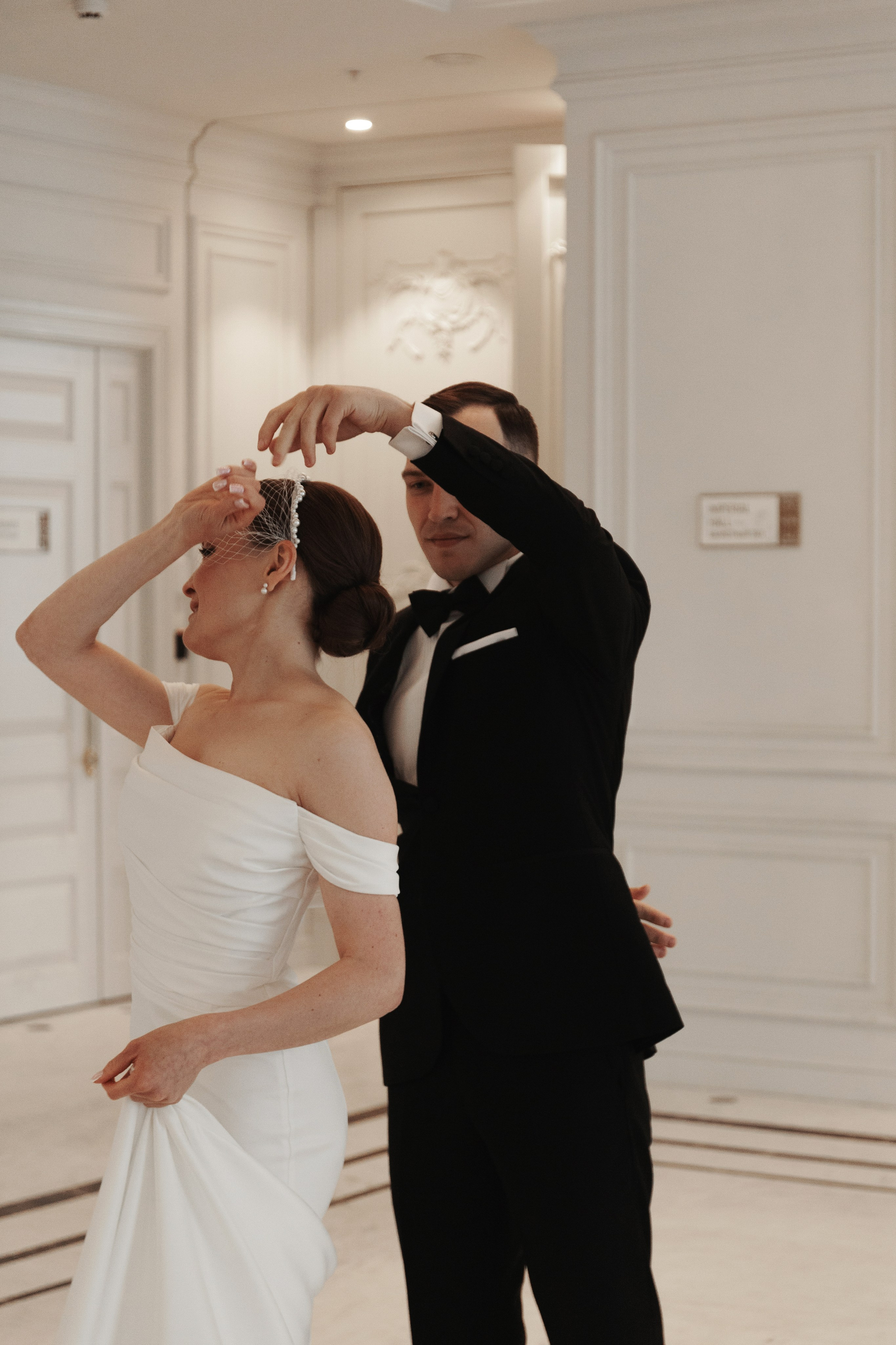 Сборы в отеле Marriott imperial plazа, сборы в отеле Мэриот Империал Плаза, Роспись в Царицыно в Таврическом зале. Свадебный фотограф Москва Анастасия Храмова