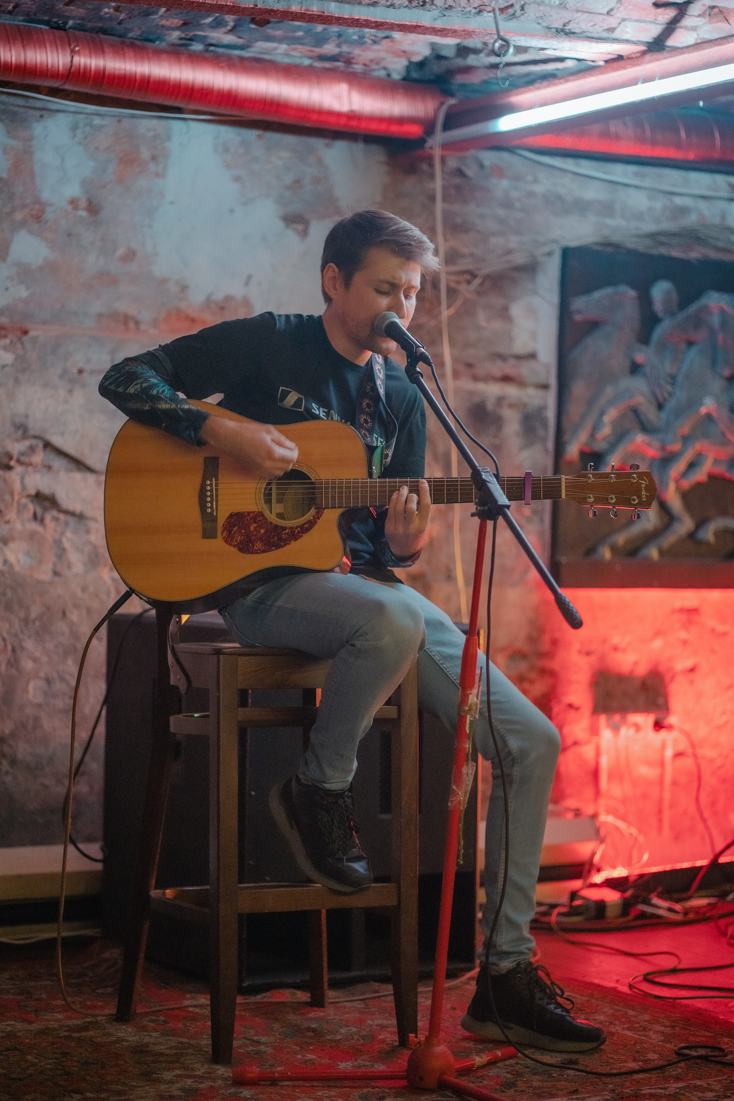 Презентация поэтического сборника. Творческие фотосессии в Москве. Фотоальбом лидера группы ЯЛО