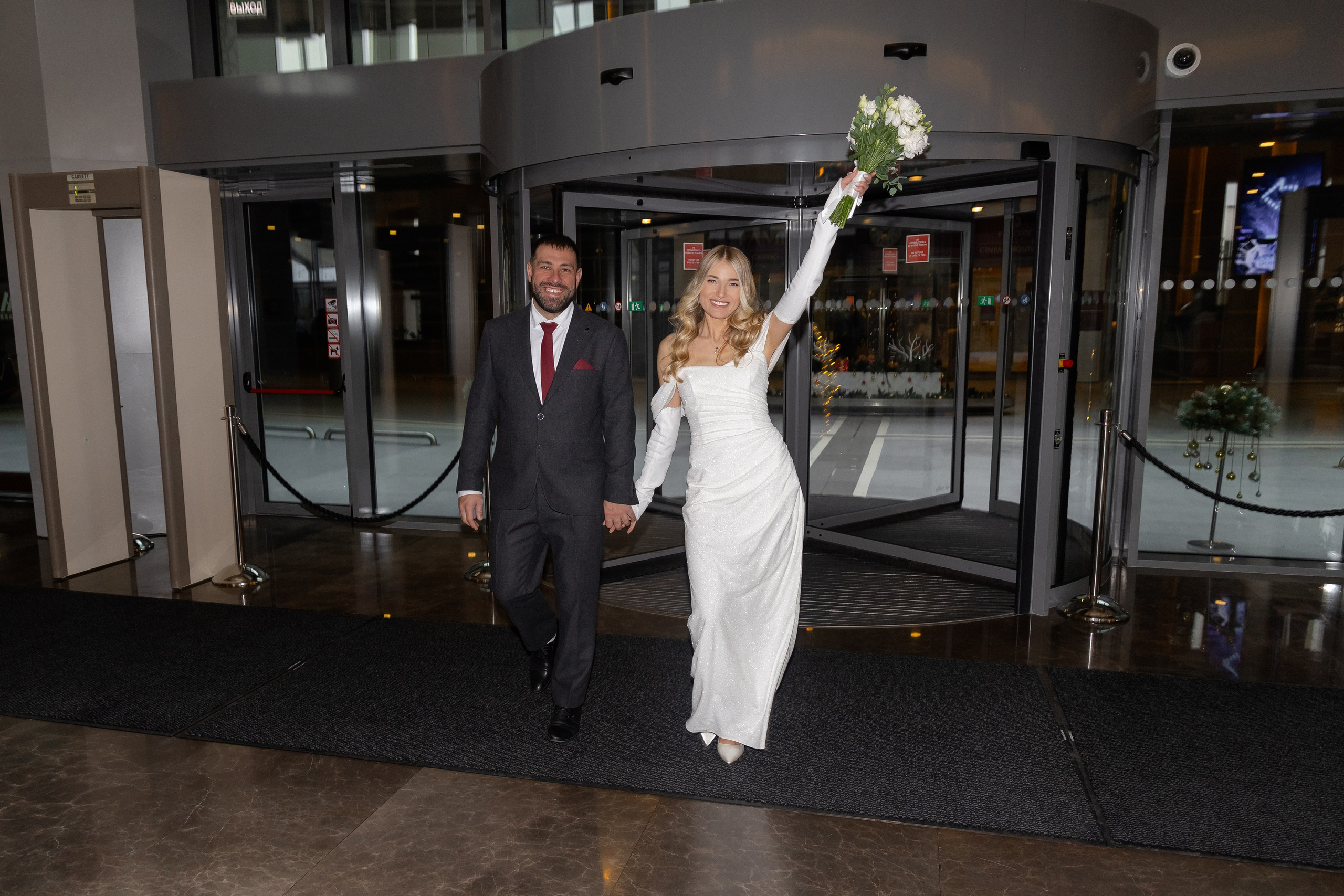 Свадебная фотосессия в отеле Марриот в Минске (Minsk Marriott Hotel). Свадебный фотограф в Минске/Беларуси Сергей Спиридонов