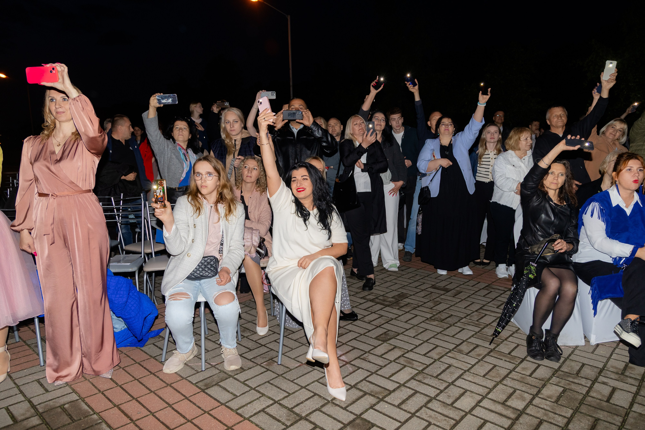 Школьный выпускной 2025 год в Минске, Беларуси. Свадебный фотограф в Минске/Беларуси Сергей Спиридонов