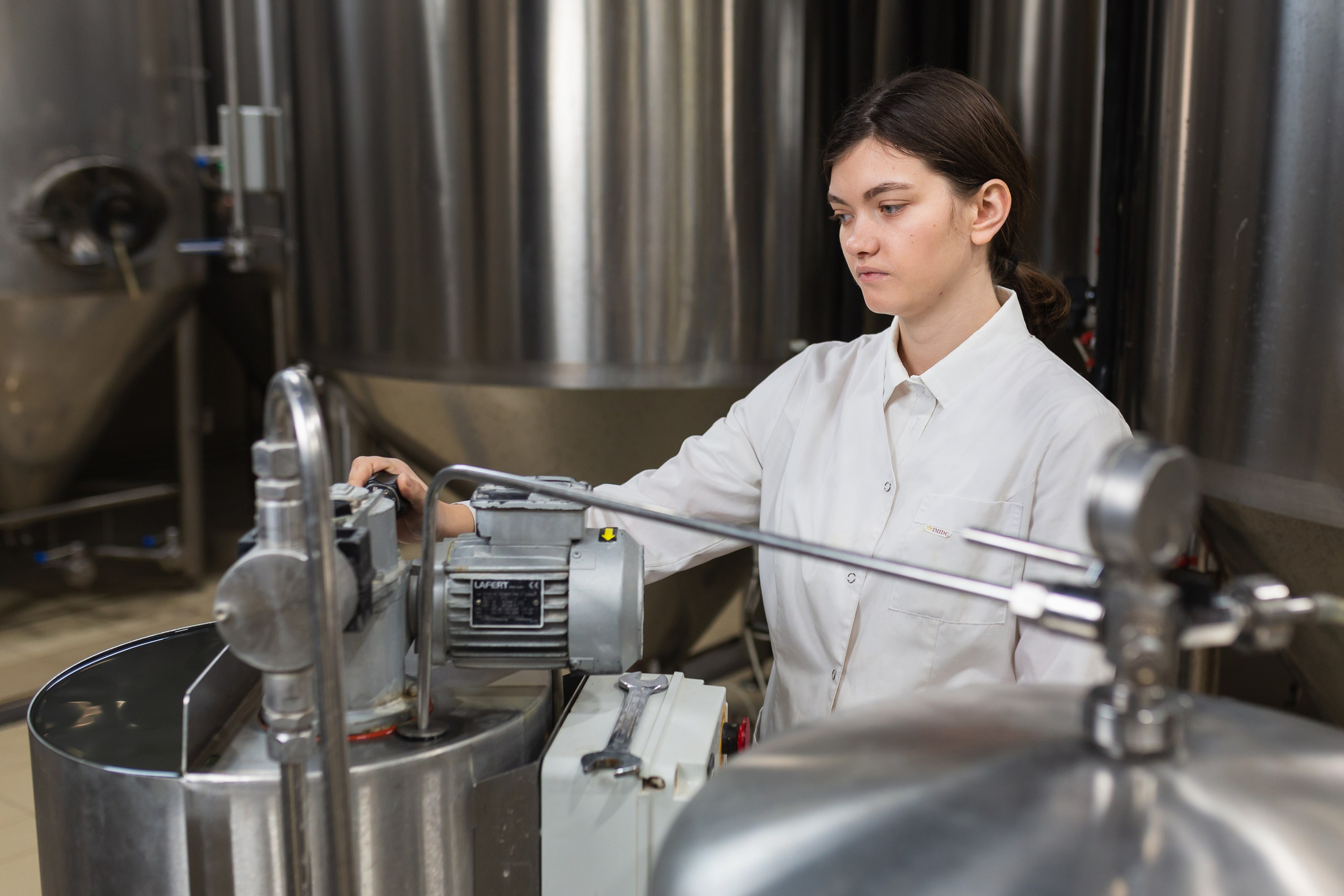 Фотографии с производства. Roman — Репортажный фотограф в Новосибирске