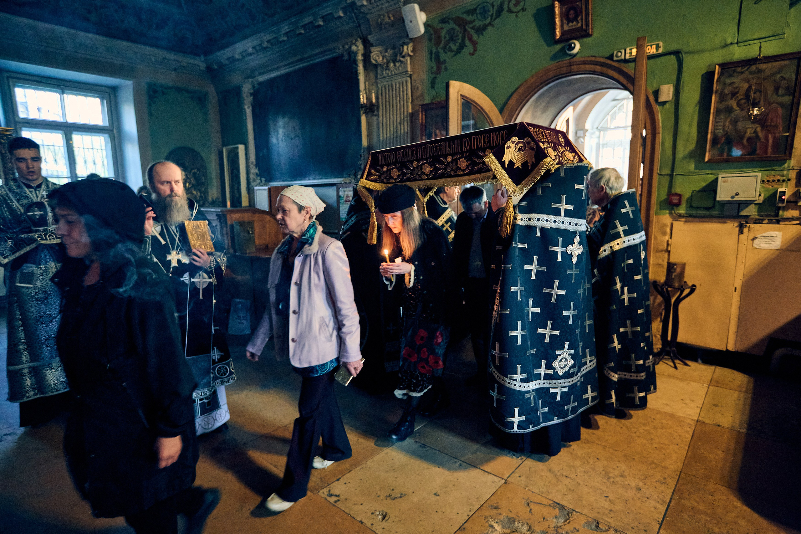 Утреня Погребение Спасителя. DMITRY MOISEENKO — фотограф, художник, топ-стилист