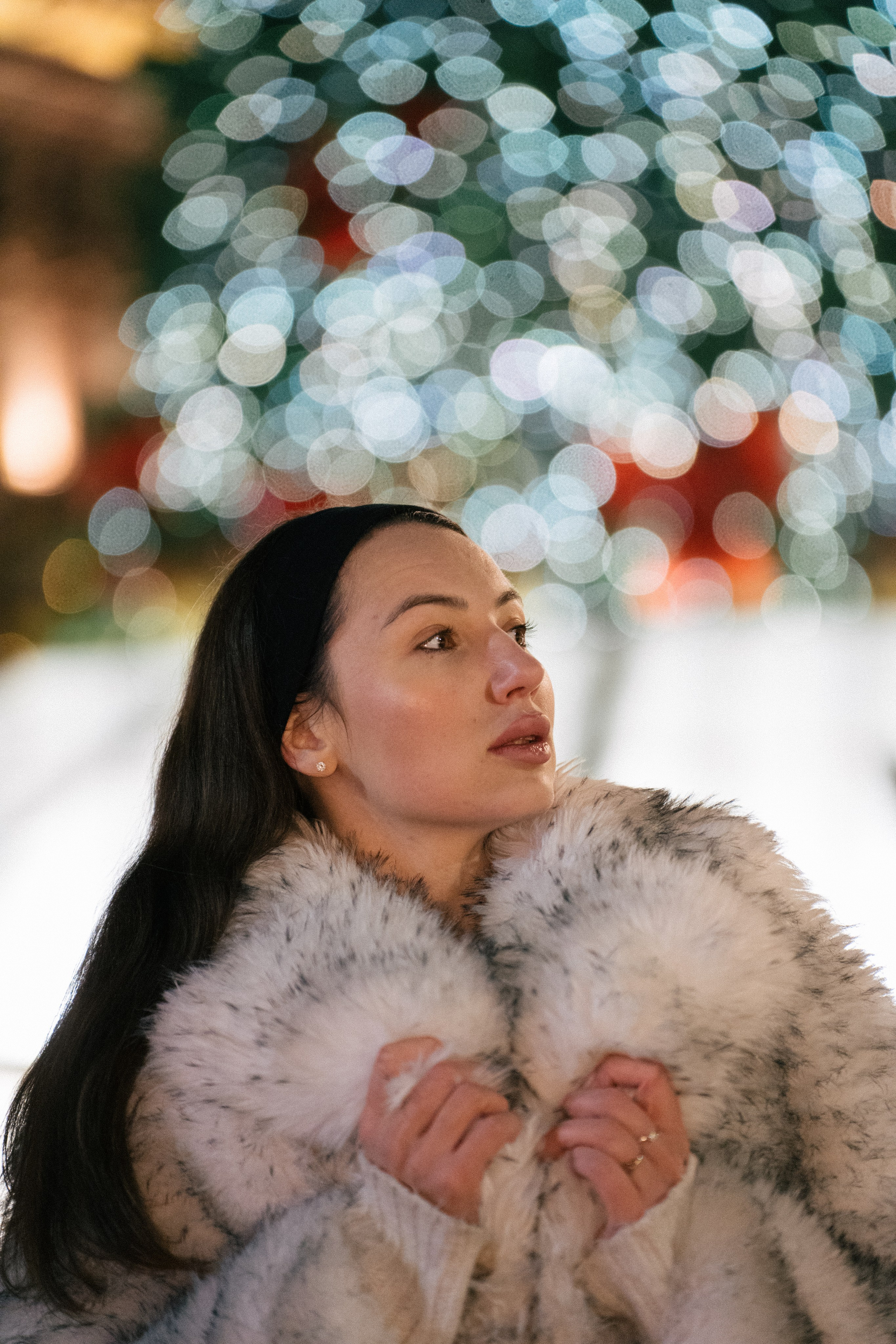 ПРОГУЛКА НА МАНЕЖНОЙ ПЛОЩАДИ ДЛЯ ДЕВУШКИ ПЕРЕД НОВЫМ ГОДОМ (НОВОГОДНЯЯ ФОТОСЕССИИЯ НА МАНЕЖНОЙ ПЛОЩАДИ). Профессиональный фотограф, Санкт-Петербург — Виктория Богомолова