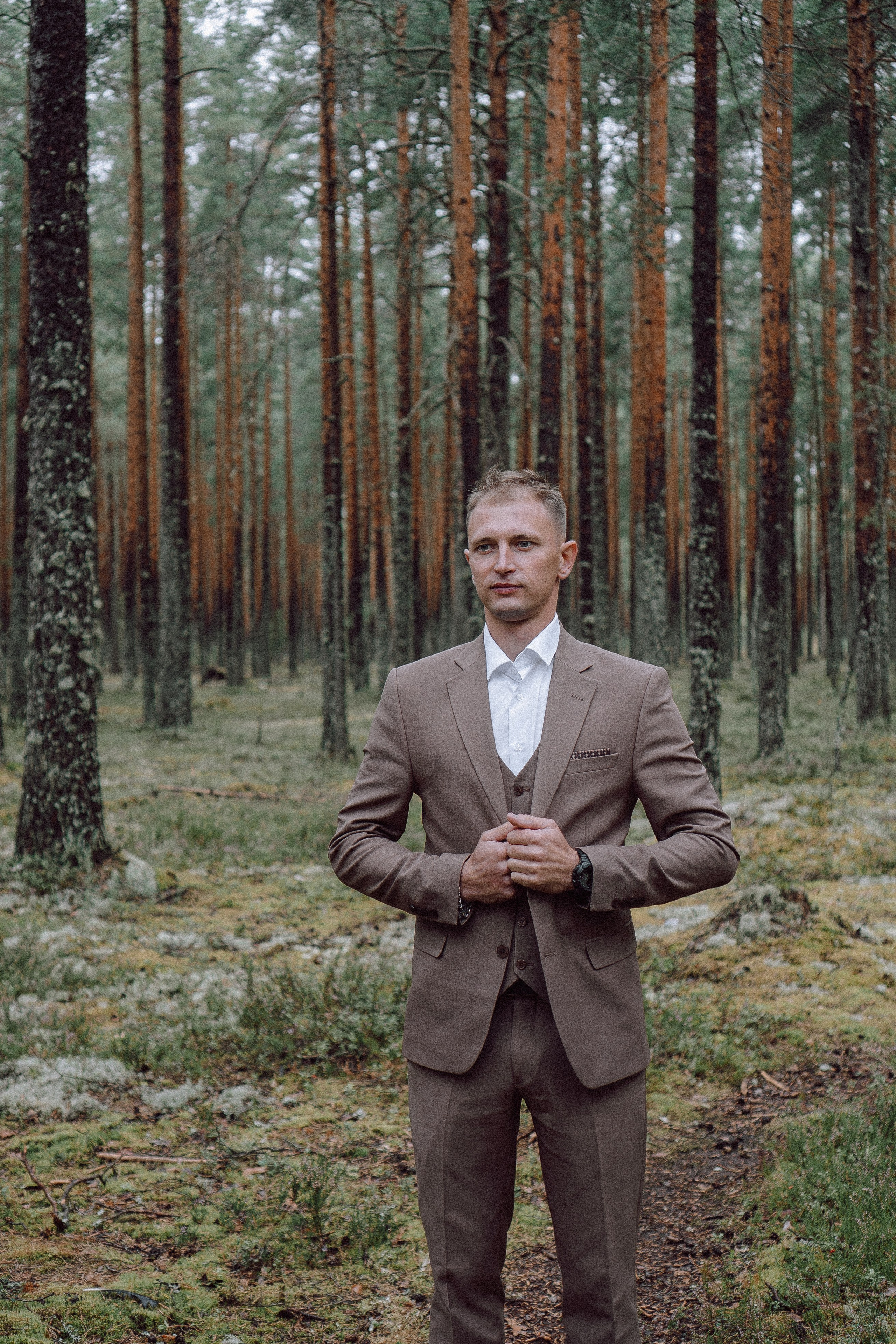 СВАДЕБНАЯ ФОТОСЕССИИЯ ПАРЫ В ГОРОДЕ ПРИОЗЕРСК В СОСНОВОМ ЛЕСУ И С ПИКАПОМ. Профессиональный фотограф, Санкт-Петербург — Виктория Богомолова