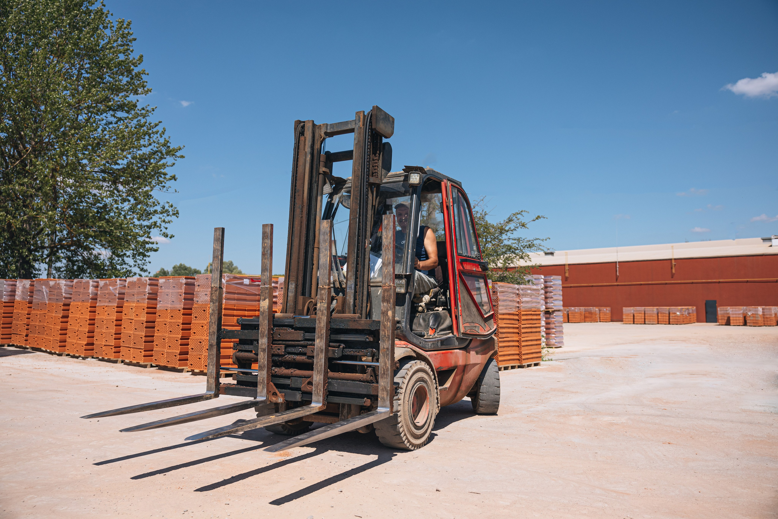 BKK. The content is a survey of the factory. KRIS KRUPINNIKOVA