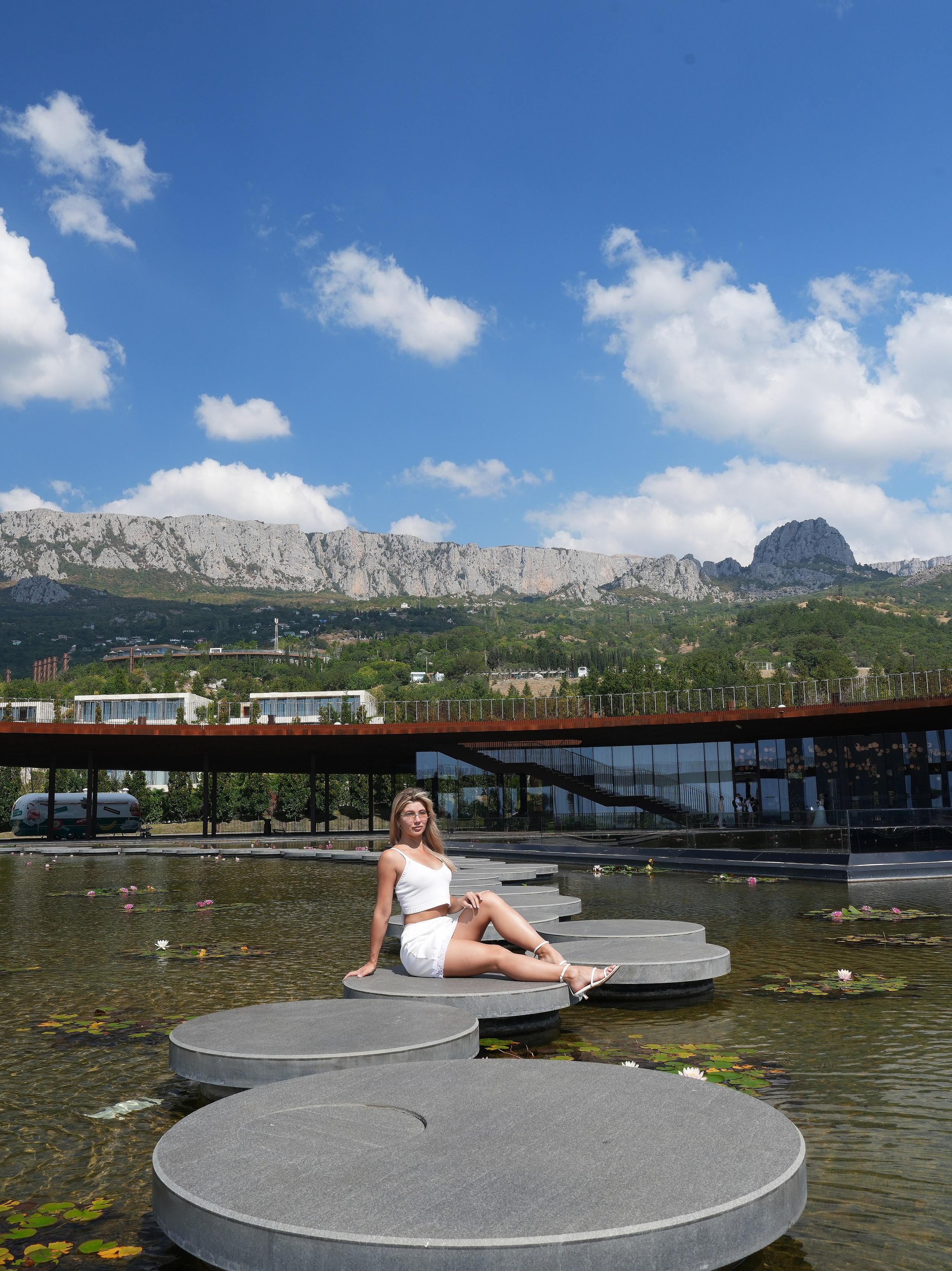 Семейная прогулка 4 человека. Свадебный фотограф Виктория Роса