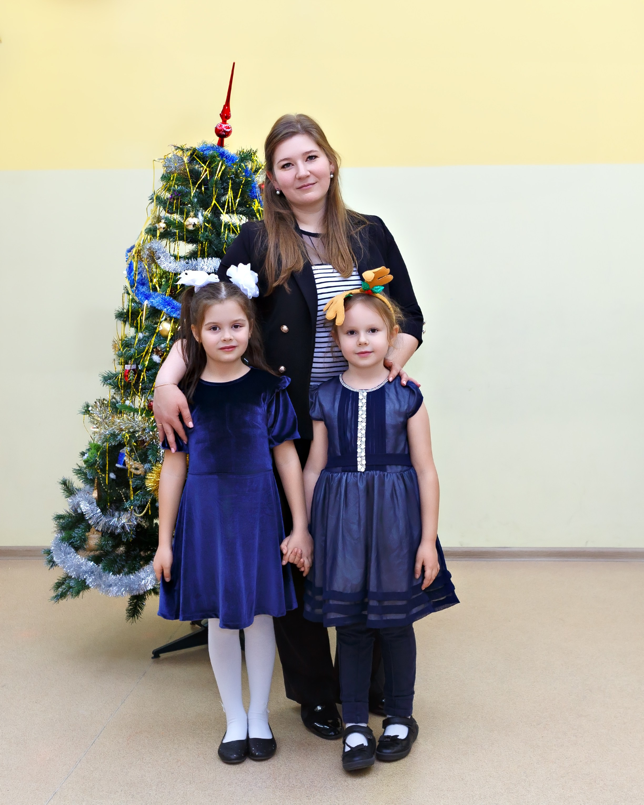 Новогодний утренник в школе. Выпускные альбомы и школьный фотограф в Подольске, Троицке, Щербинке, Москве и Московской области