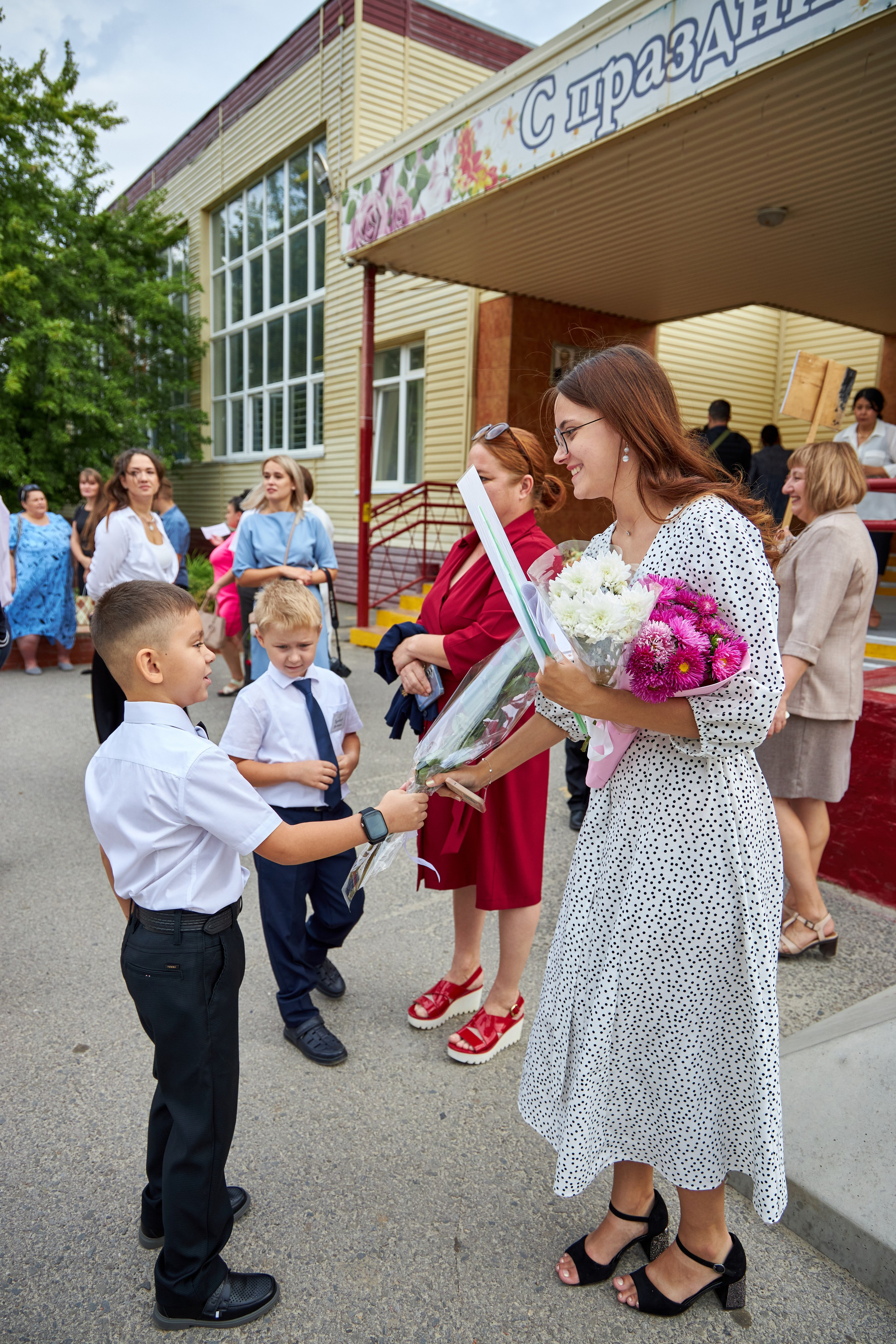 Линейки, выпускные, утренники, праздники