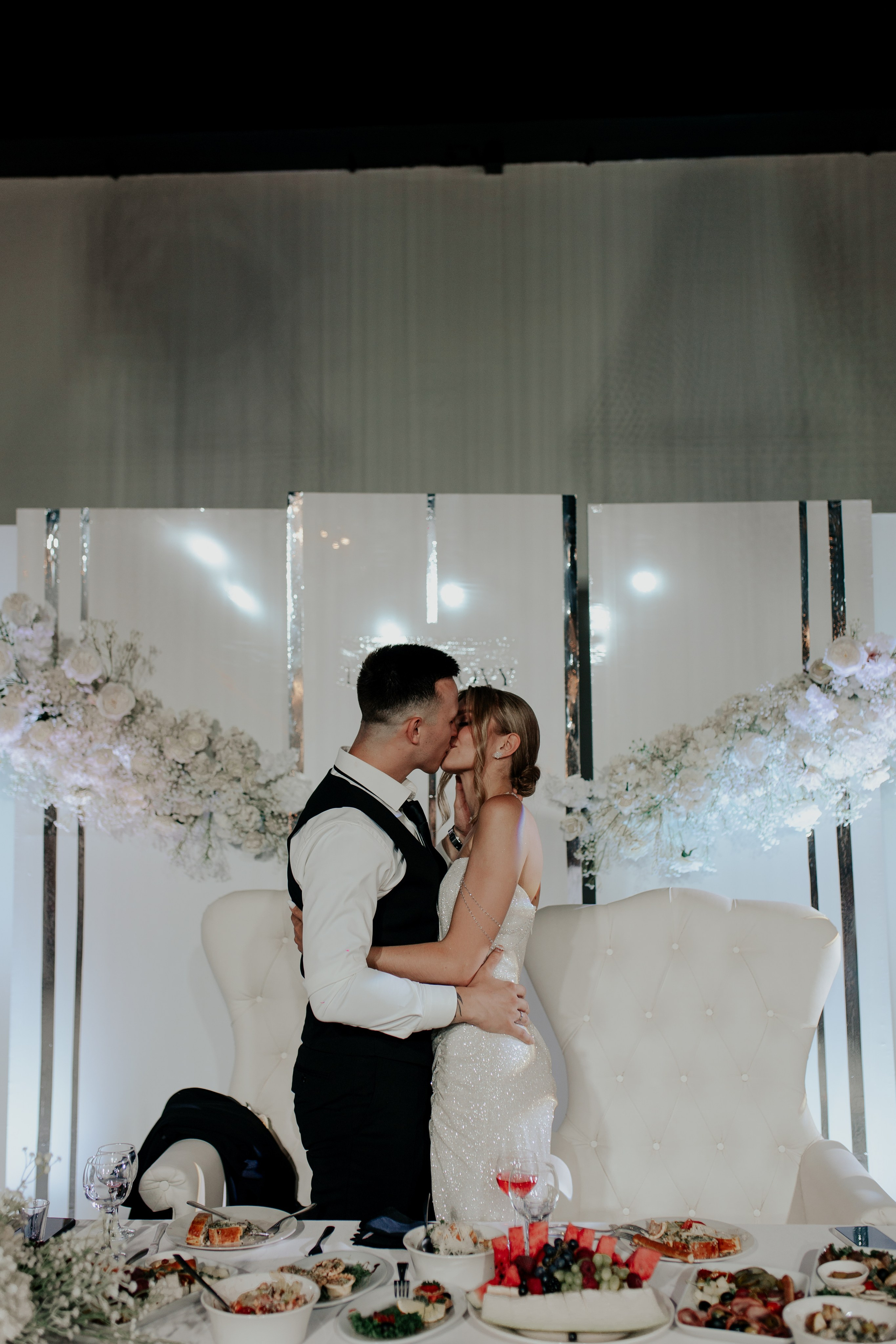 Свадебный банкет в Санкт-Петербурге — Трогательная фотосессия с родными и лавстори. Фотограф в Санкт-Петербурге Лиза Семченкова