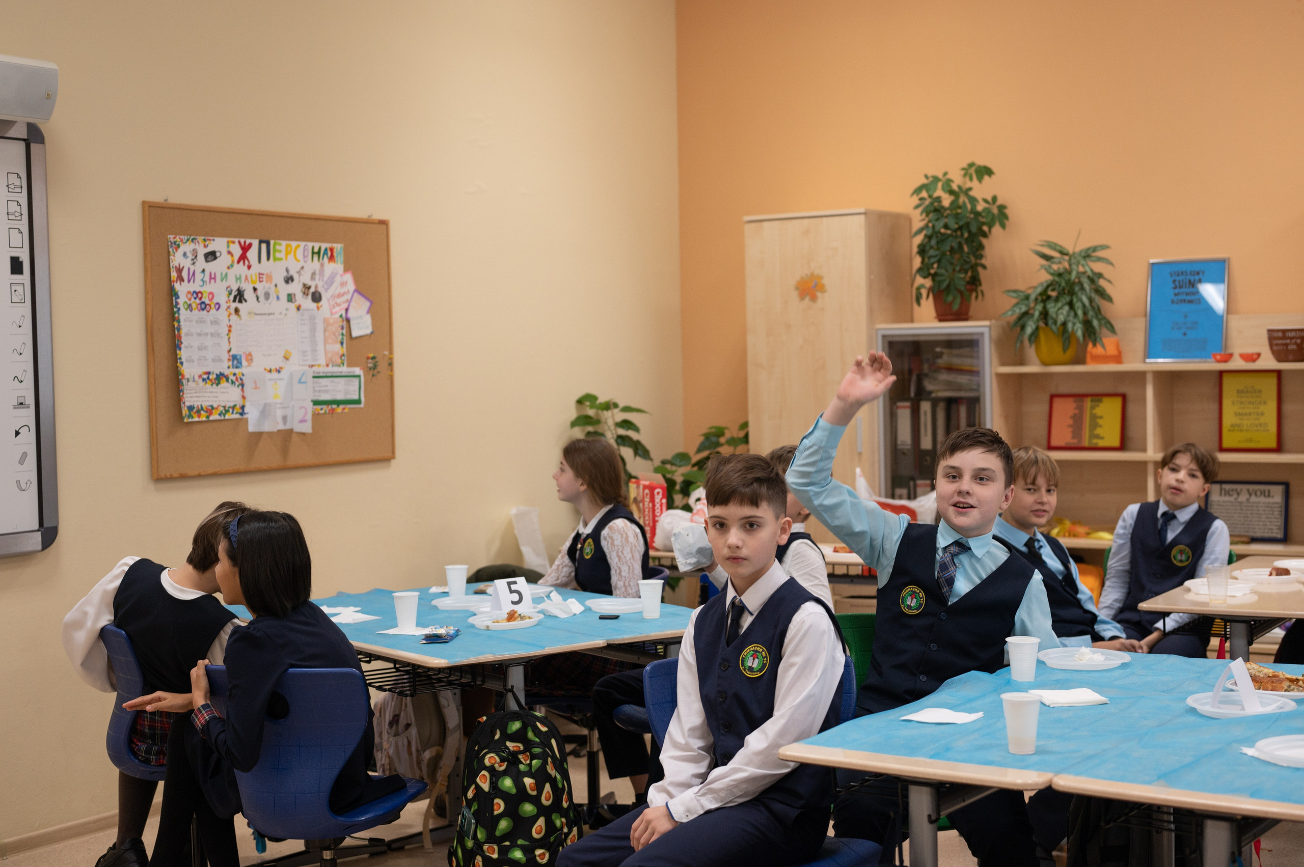 Репортаж мероприятия в классе 5Ж 16 гимназия 2024 г. Фотограф новорожденных, семейный детский в Тюмени Татьяна Морозова