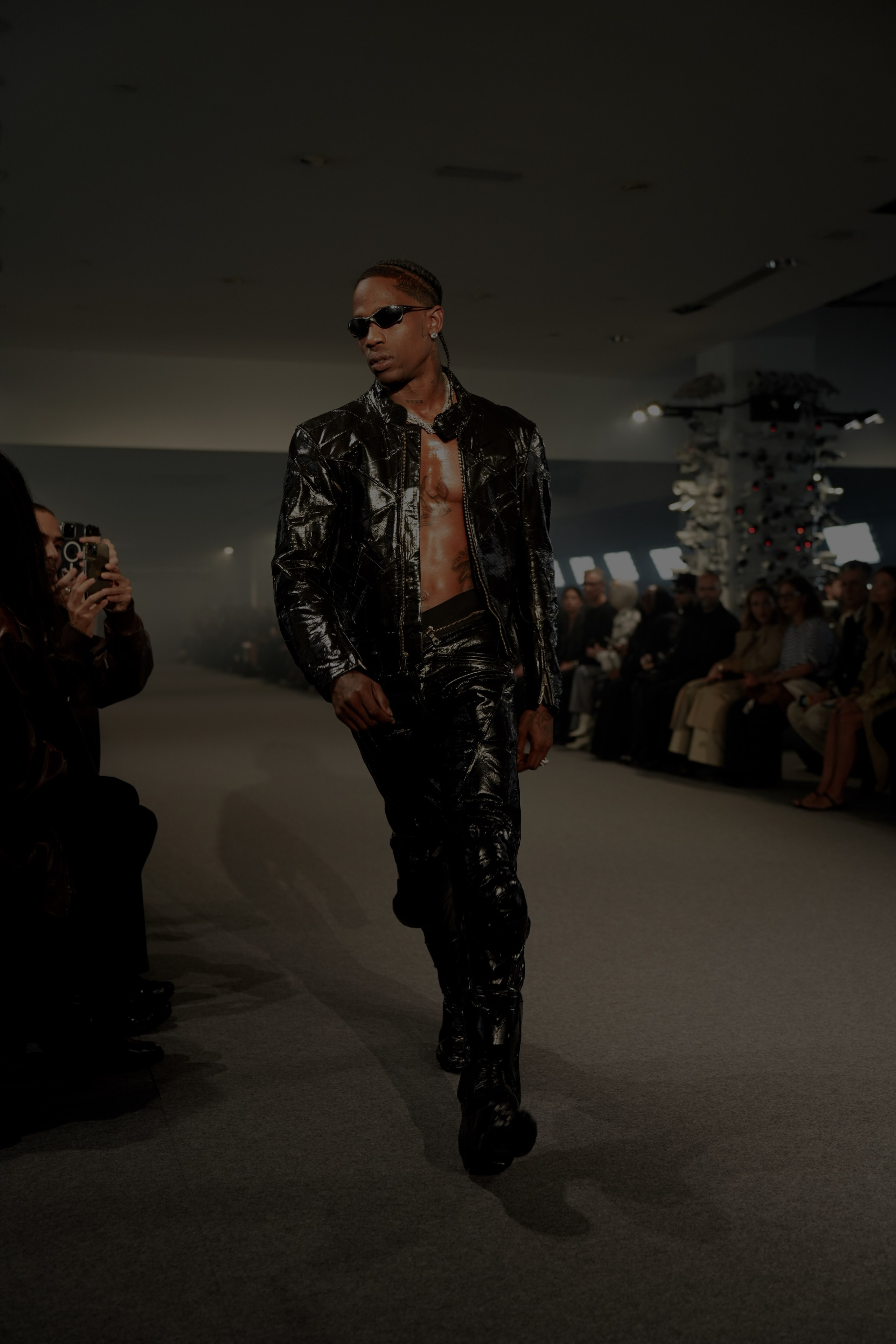 Vetements SS'25. Photographer of your fashion moments