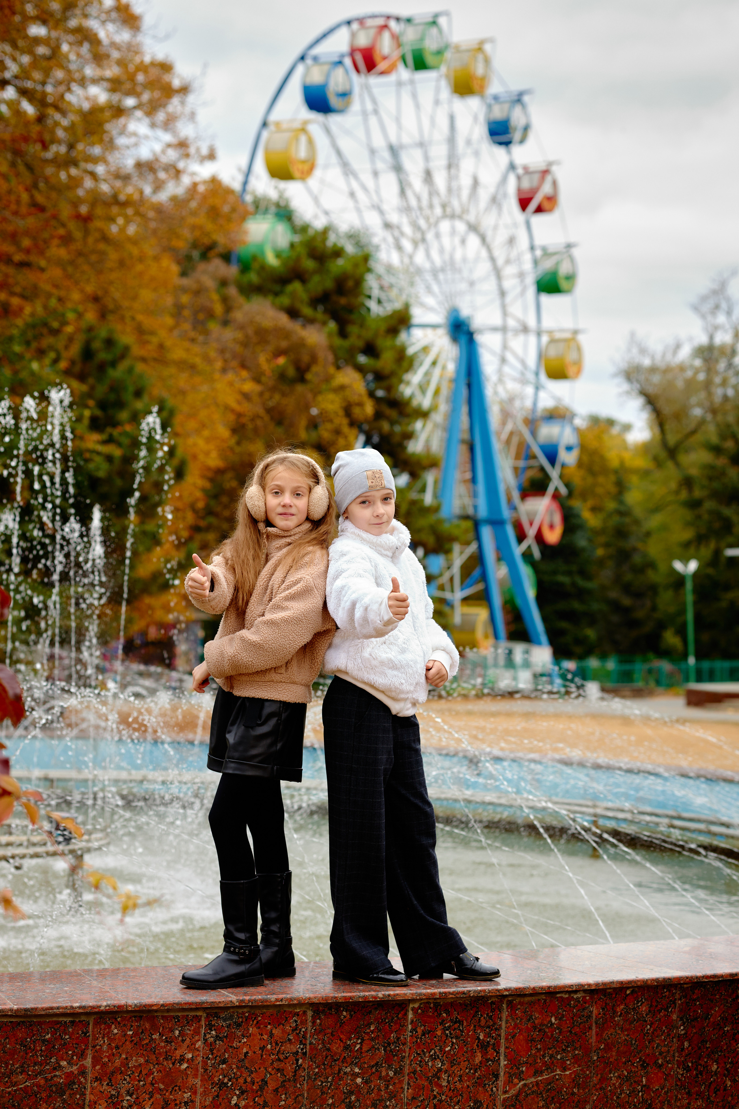 Сьемка выпускного альбома осенью таганрог. Фотограф Выпускные альбомы Таганрог Сергей Коробченко