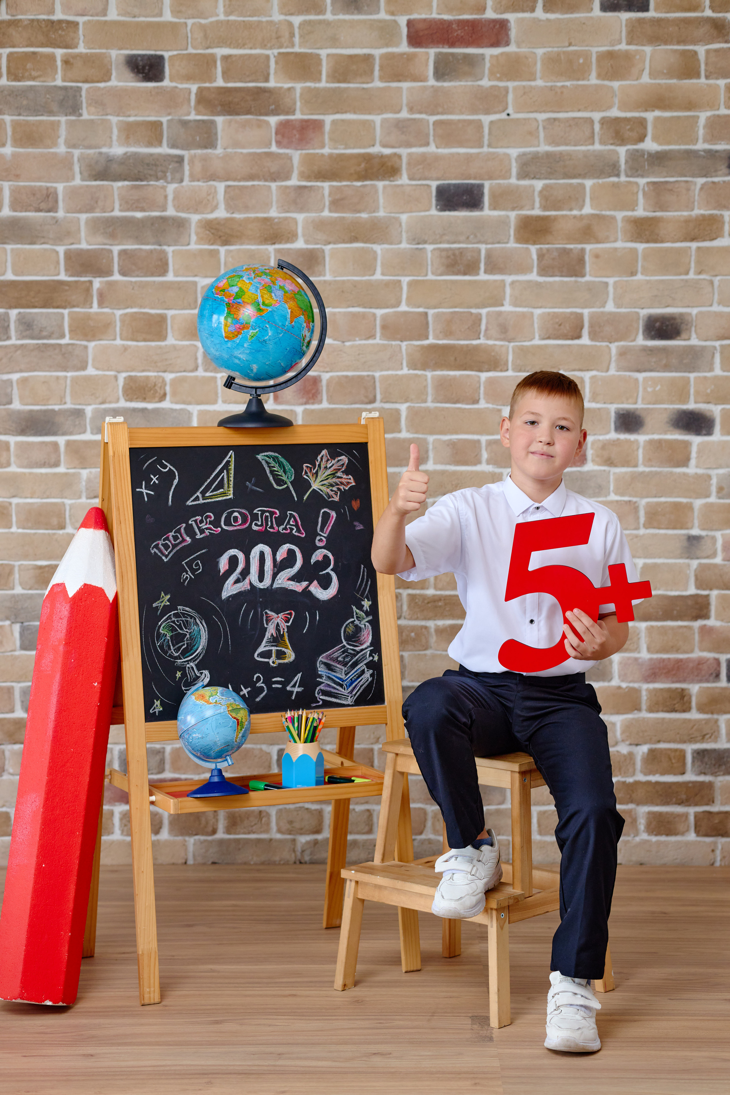 Студийная сьемки школьников для выпускного альбома таганрог. Фотограф Выпускные альбомы Таганрог Сергей Коробченко