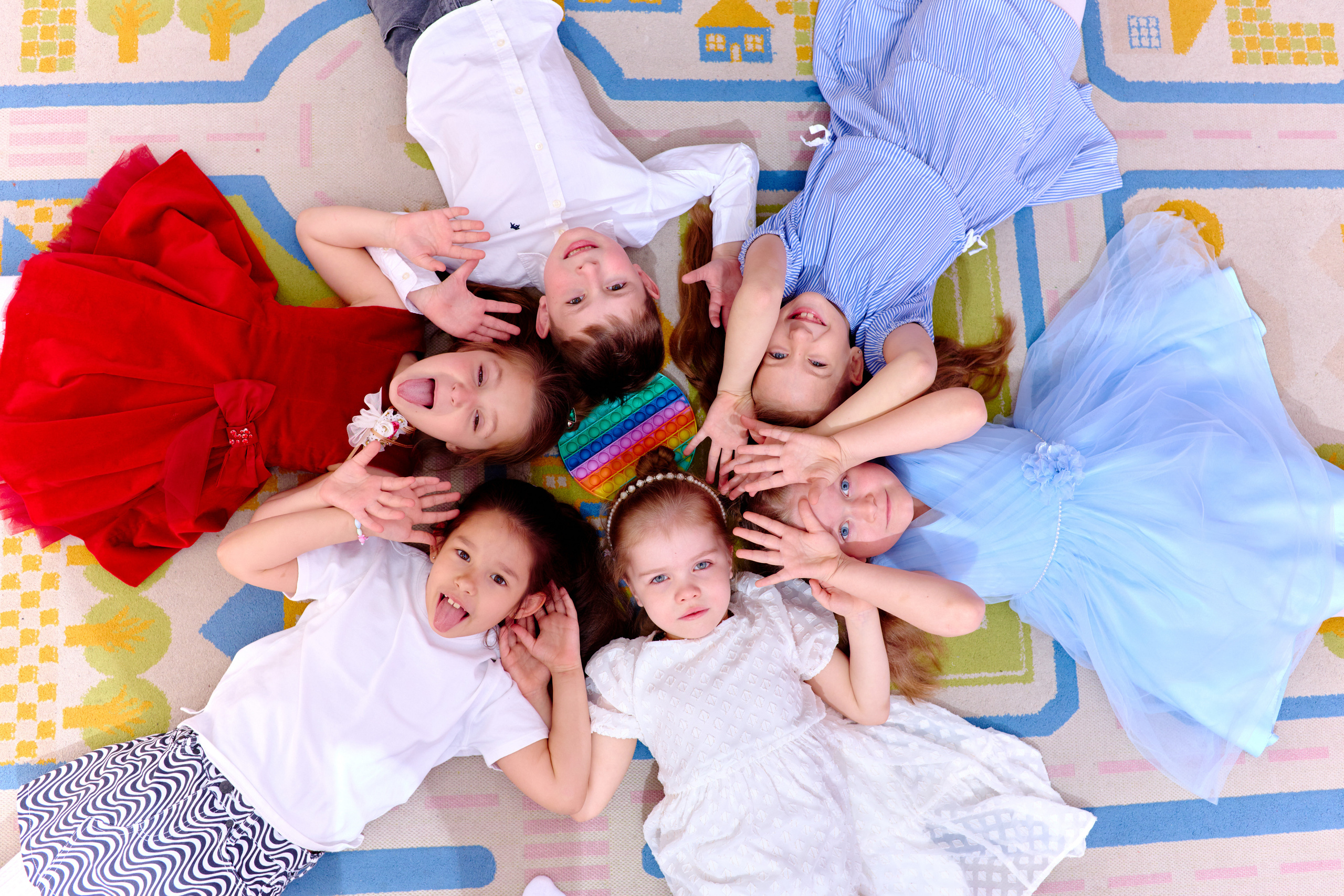 Групповые сьемки детей на выпускные альбомы таганрог. Фотограф Выпускные альбомы Таганрог Сергей Коробченко