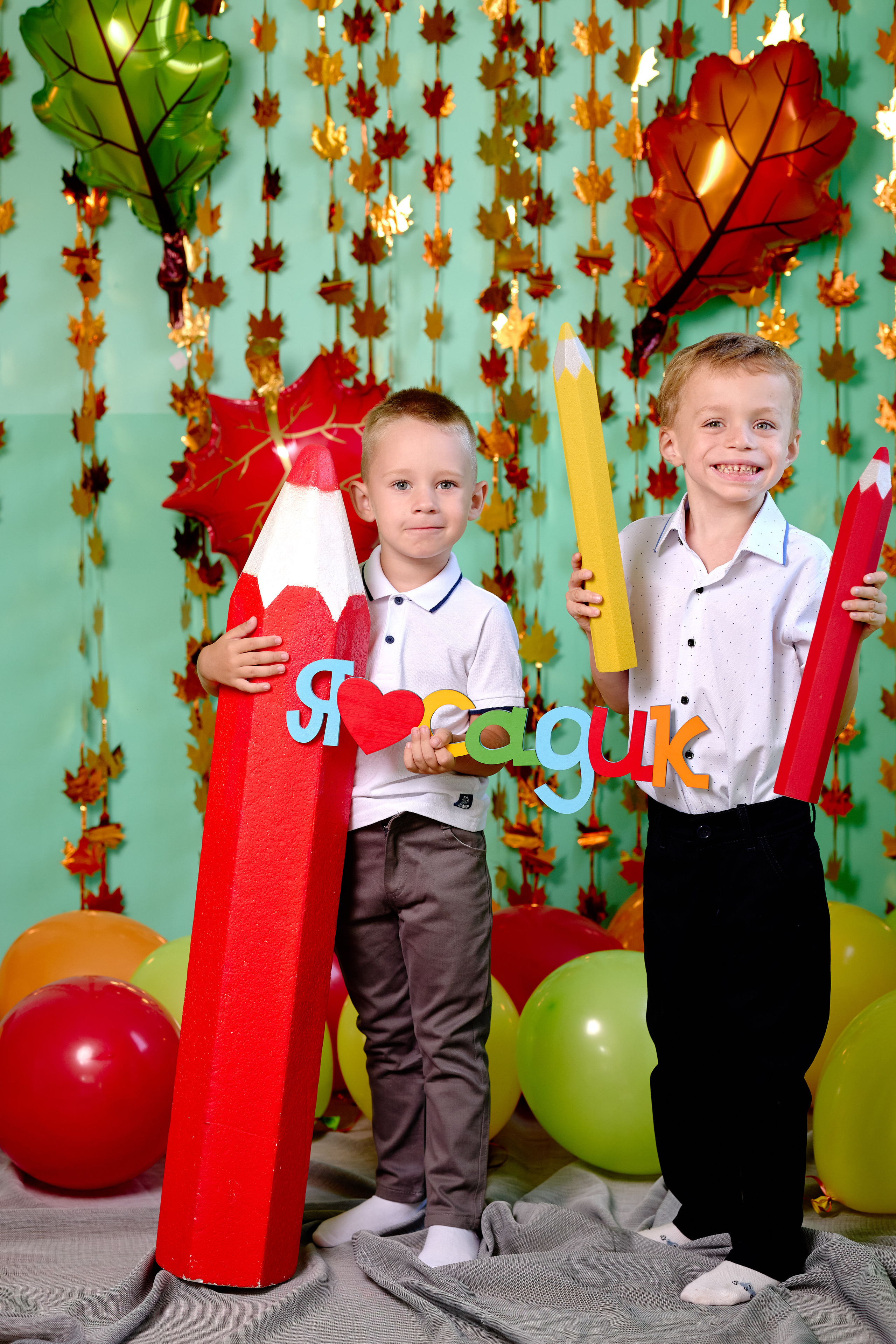 Групповые сьемки детей на выпускные альбомы таганрог. Фотограф Выпускные альбомы Таганрог Сергей Коробченко