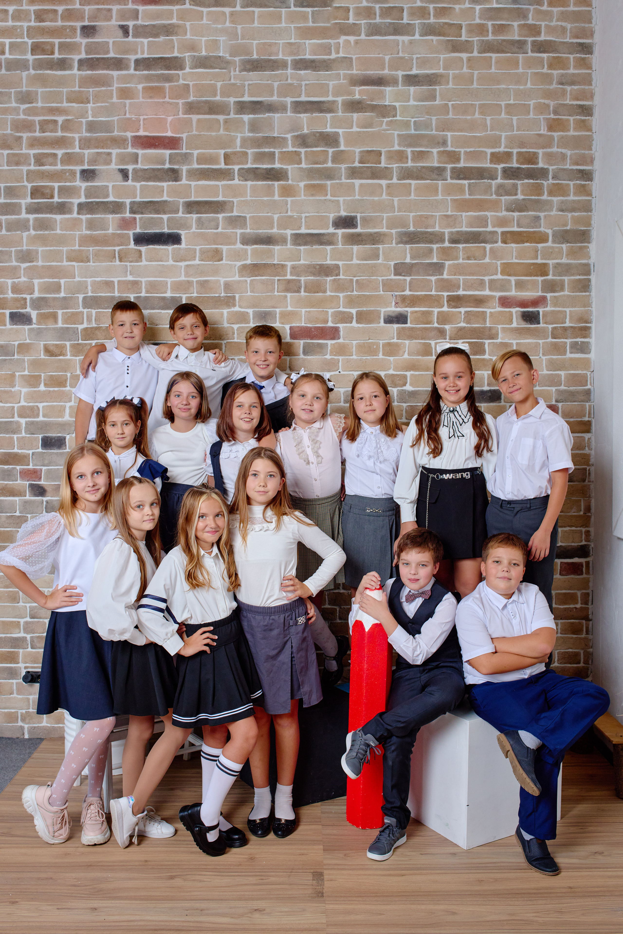 Студийная сьемки школьников для выпускного альбома таганрог. Фотограф Выпускные альбомы Таганрог Сергей Коробченко