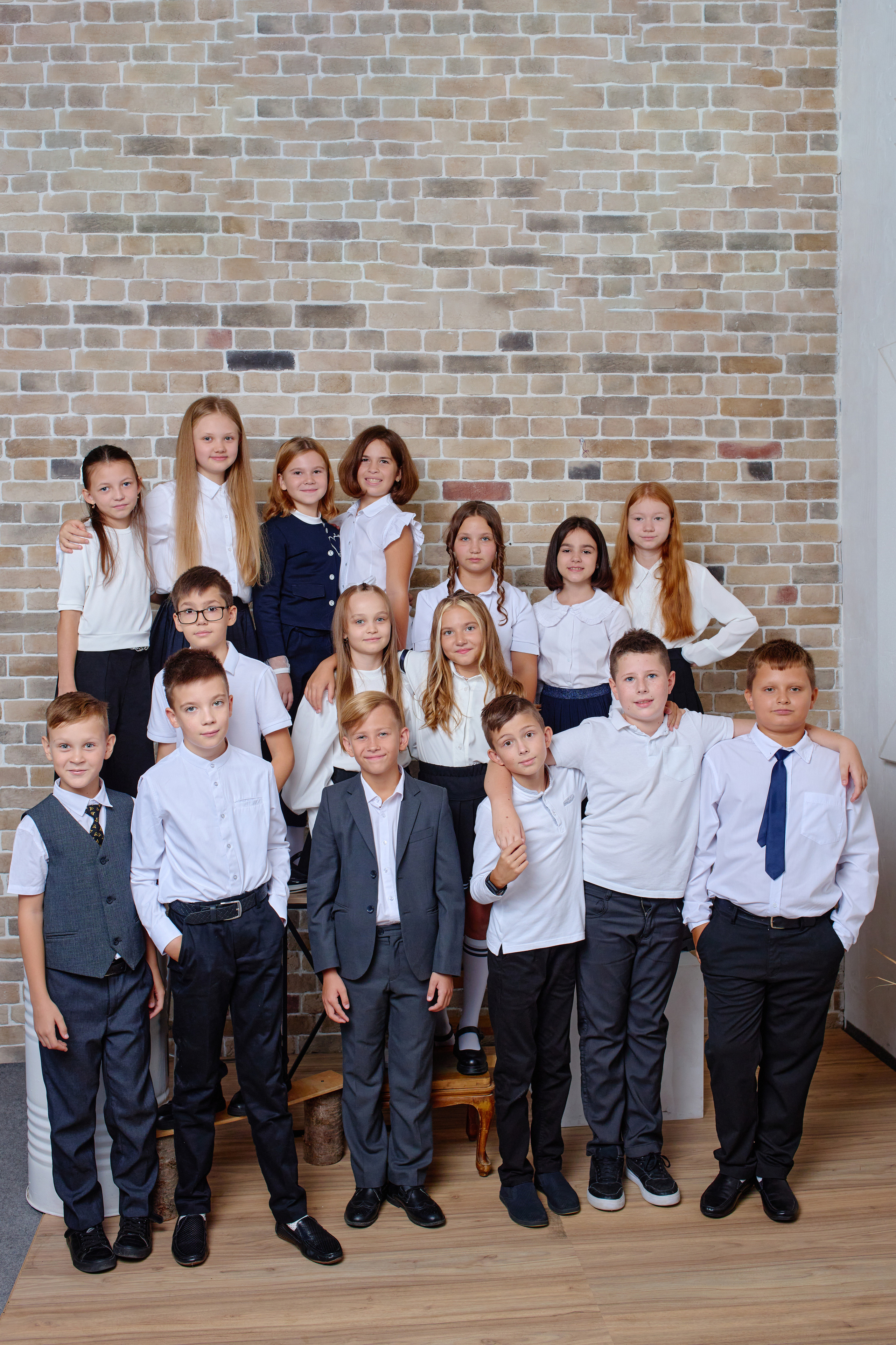 Студийная сьемки школьников для выпускного альбома таганрог. Фотограф Выпускные альбомы Таганрог Сергей Коробченко