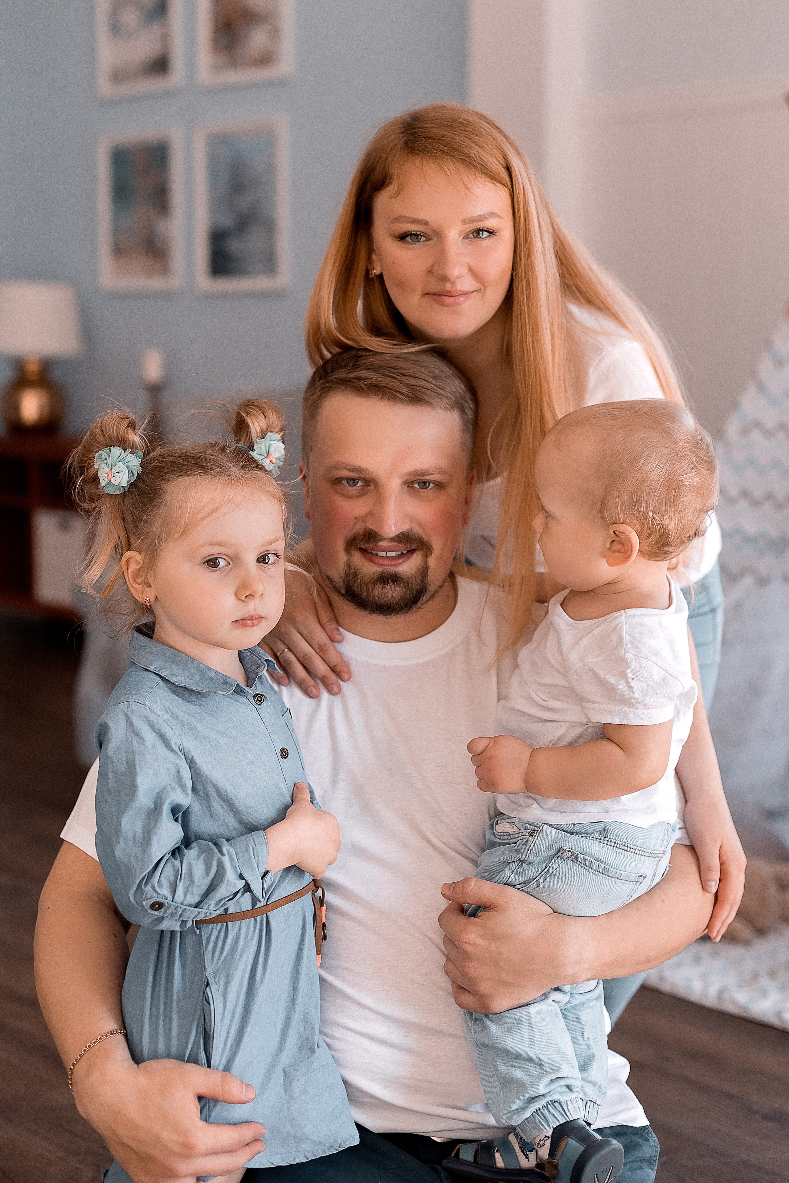 Лиля, Артем, Ариша и Даниэль. Фотограф Карина Дмитриева