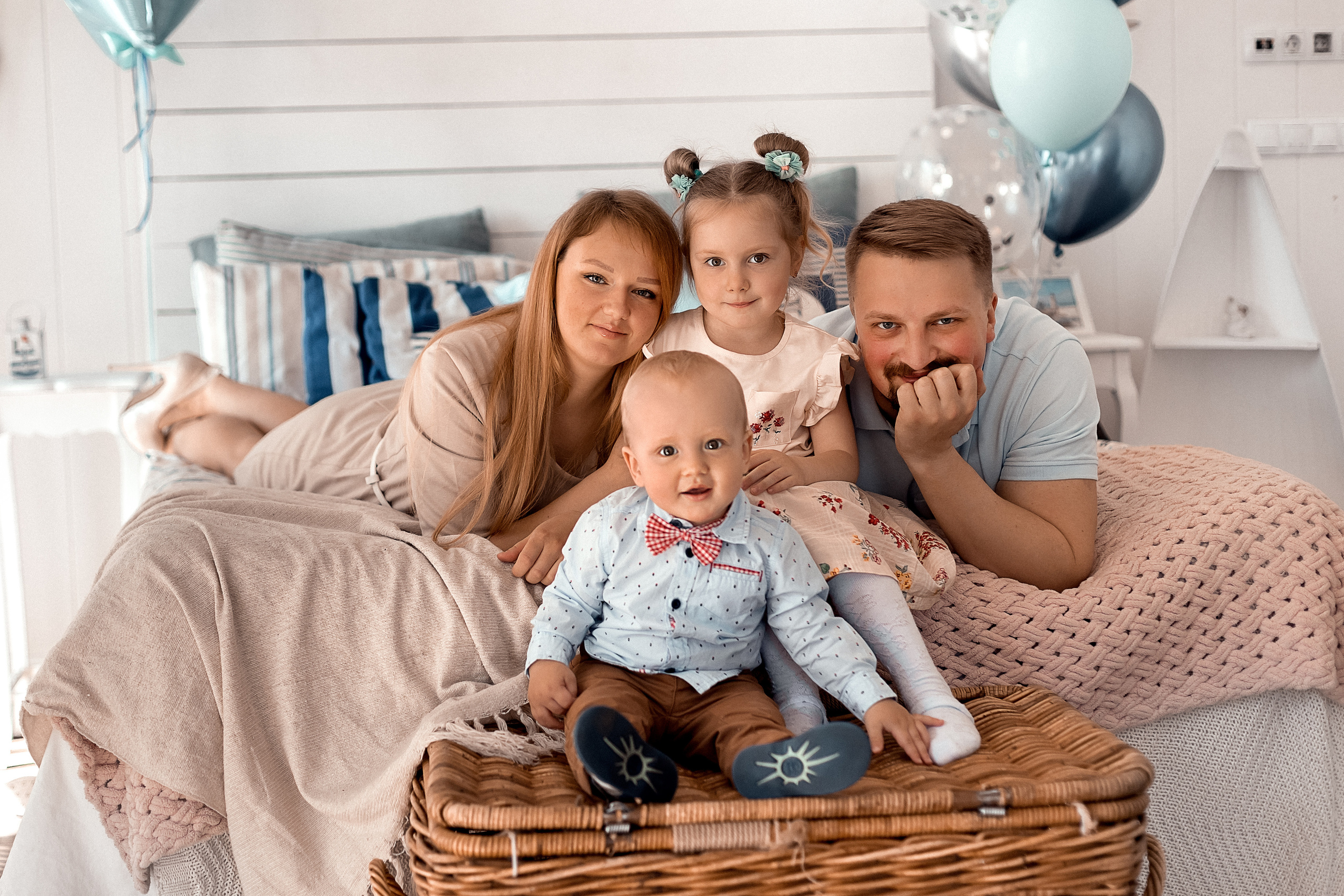 Лиля, Артем, Ариша и Даниэль. Фотограф Карина Дмитриева