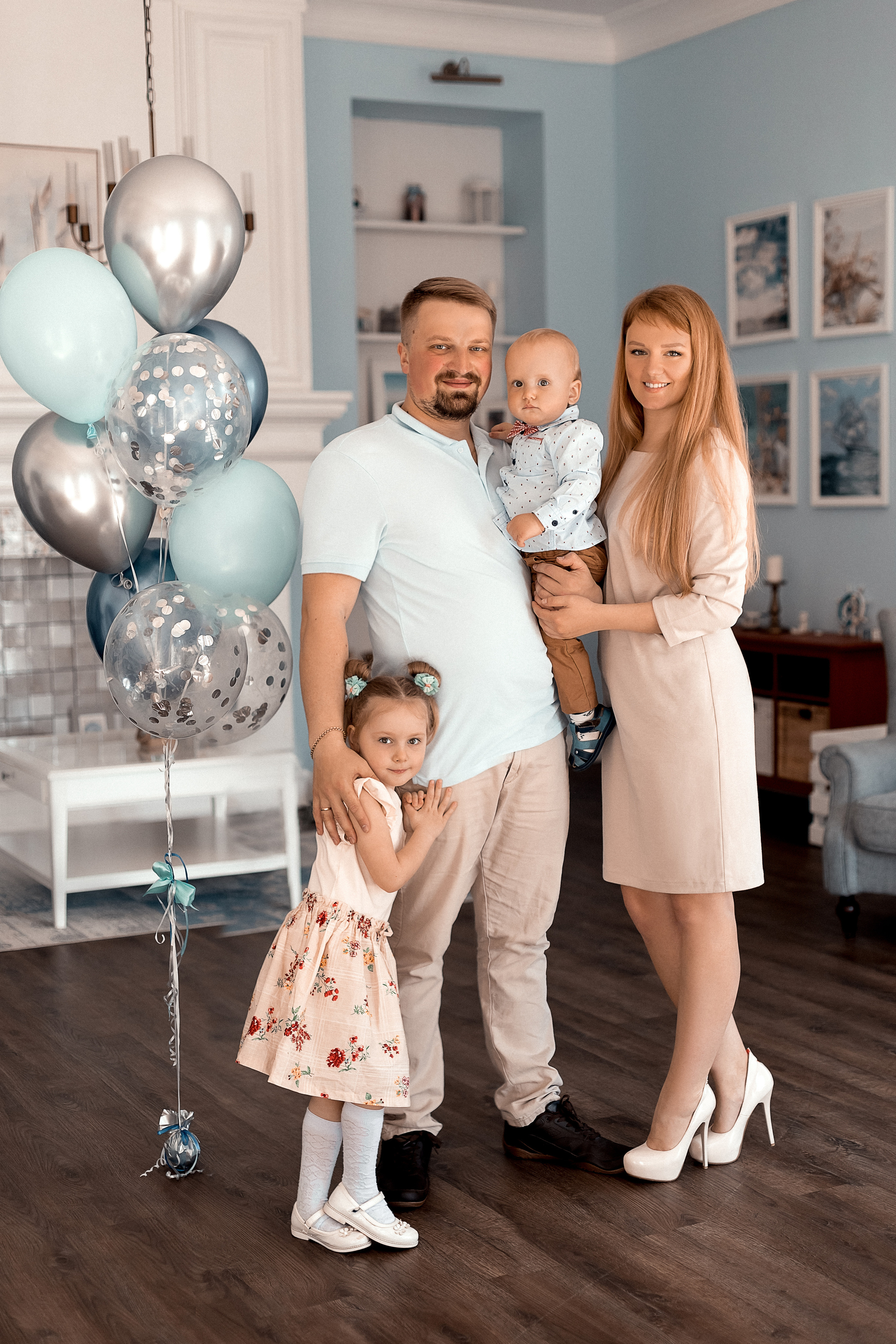 Лиля, Артем, Ариша и Даниэль. Фотограф Карина Дмитриева