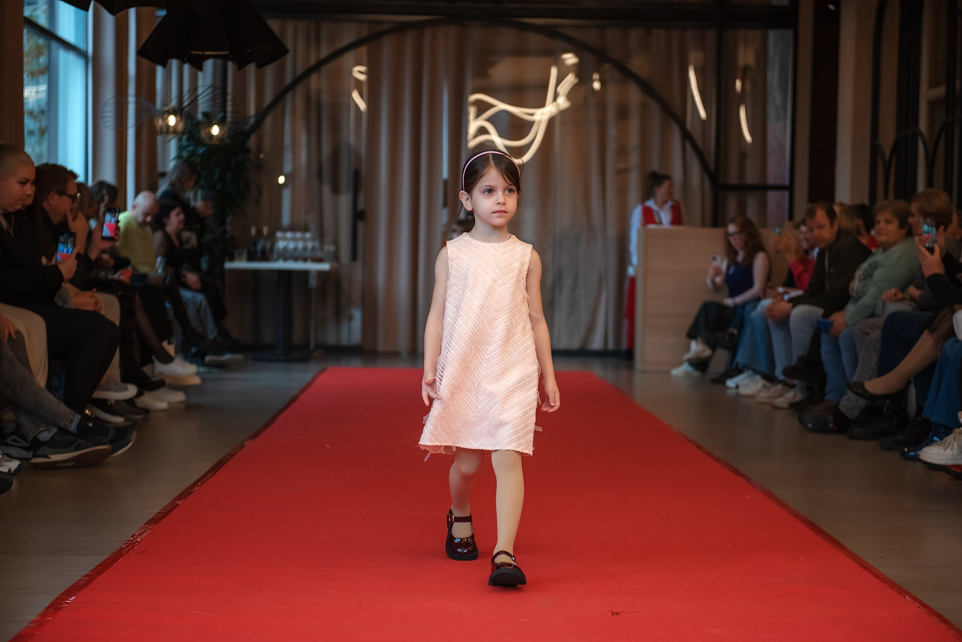 HAPPYkids дефиле в день мамы. Семейный и коммерческий фотограф в Сочи Александр Бодунов