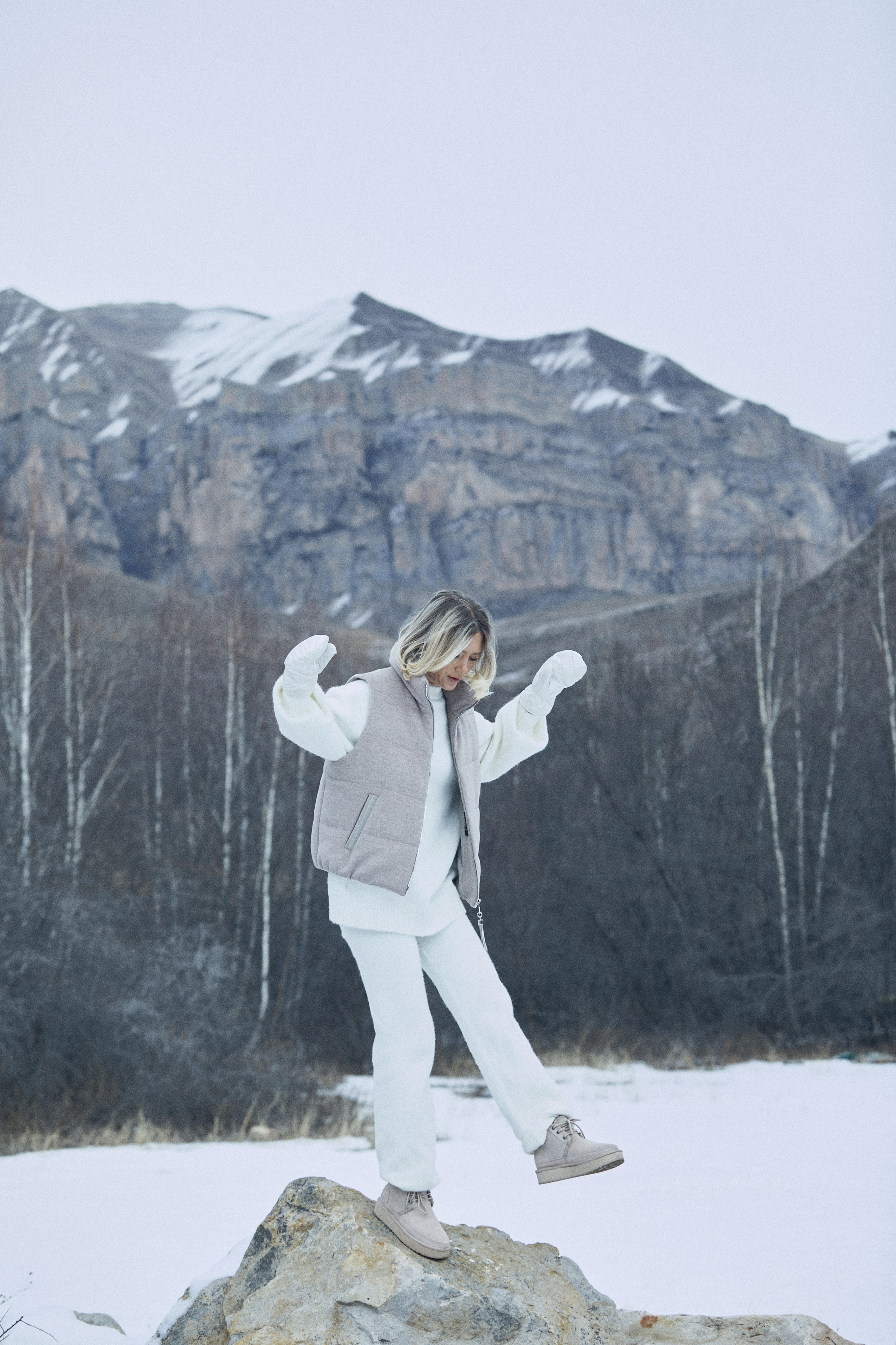 Выездная съемка для бренда одежды. Фотограф Продюсер в горах КБР / Москва  Нальчик Горы