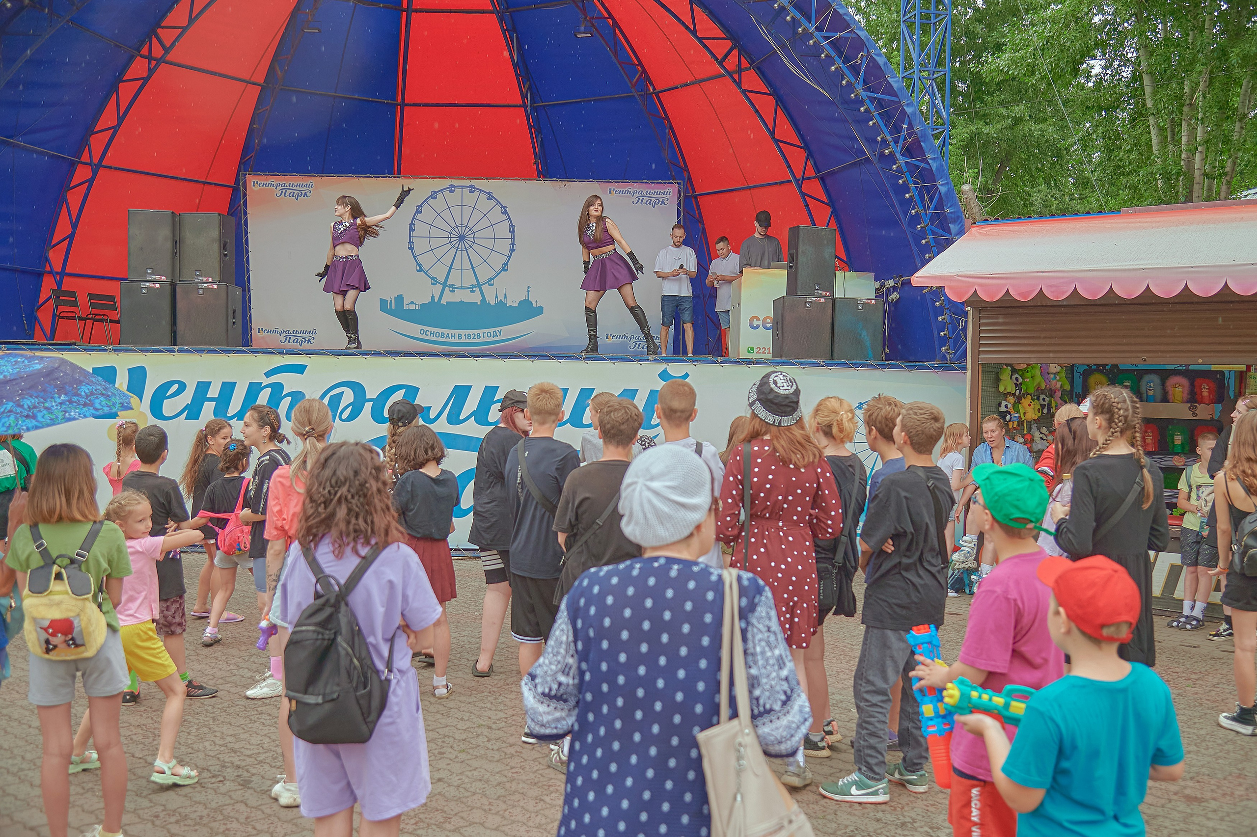 Портфолио репортажной фотосъёмки: Иван Купало в Центральном парке Красноярск. Фотограф Яковлев Роман — Красноярск