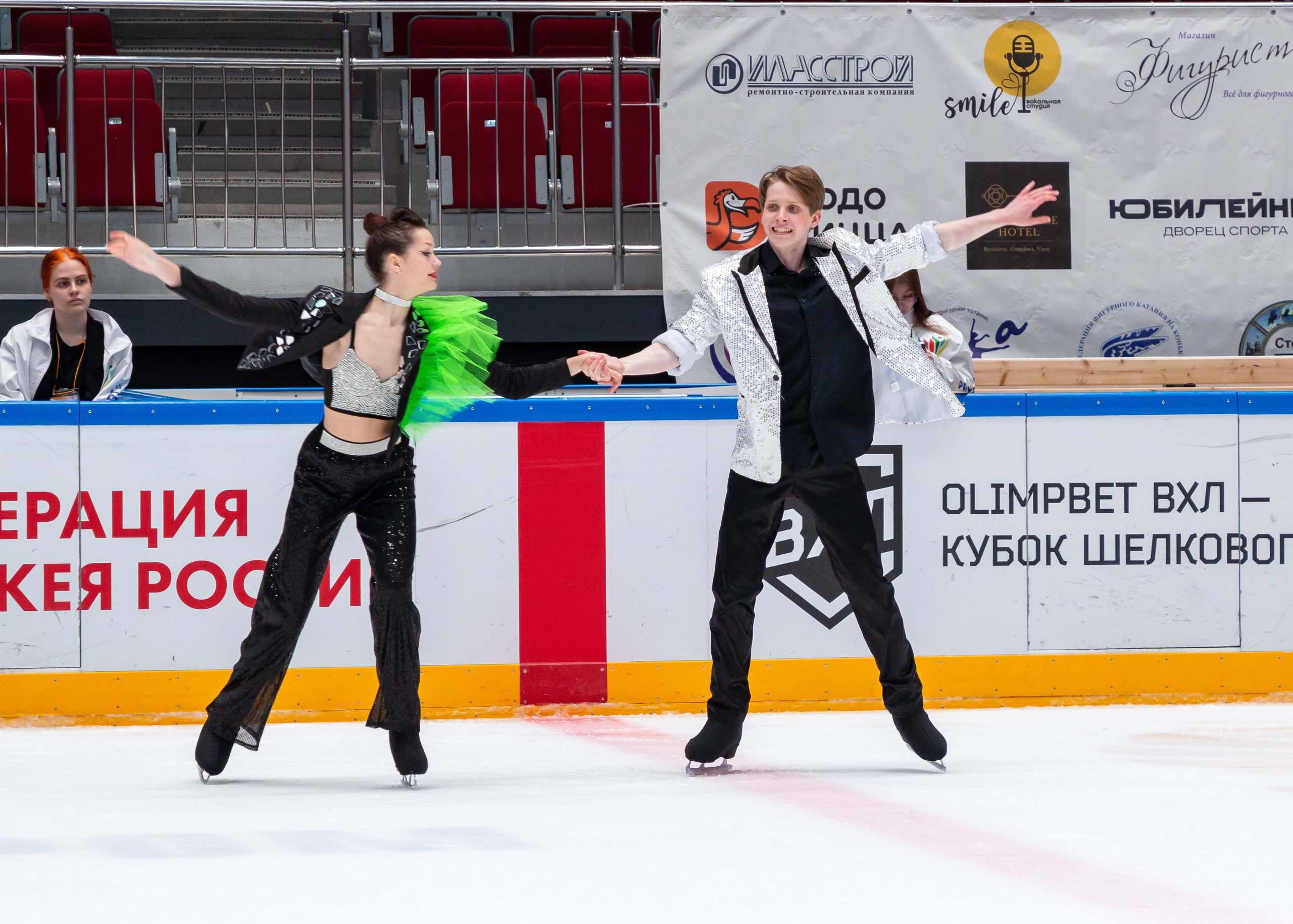 VII Ежегодный фестиваль массовых танцев на льду и фигурного катания «Петровский лёд» Санкт-Петербург 2024. Репортажный фотограф в Москве