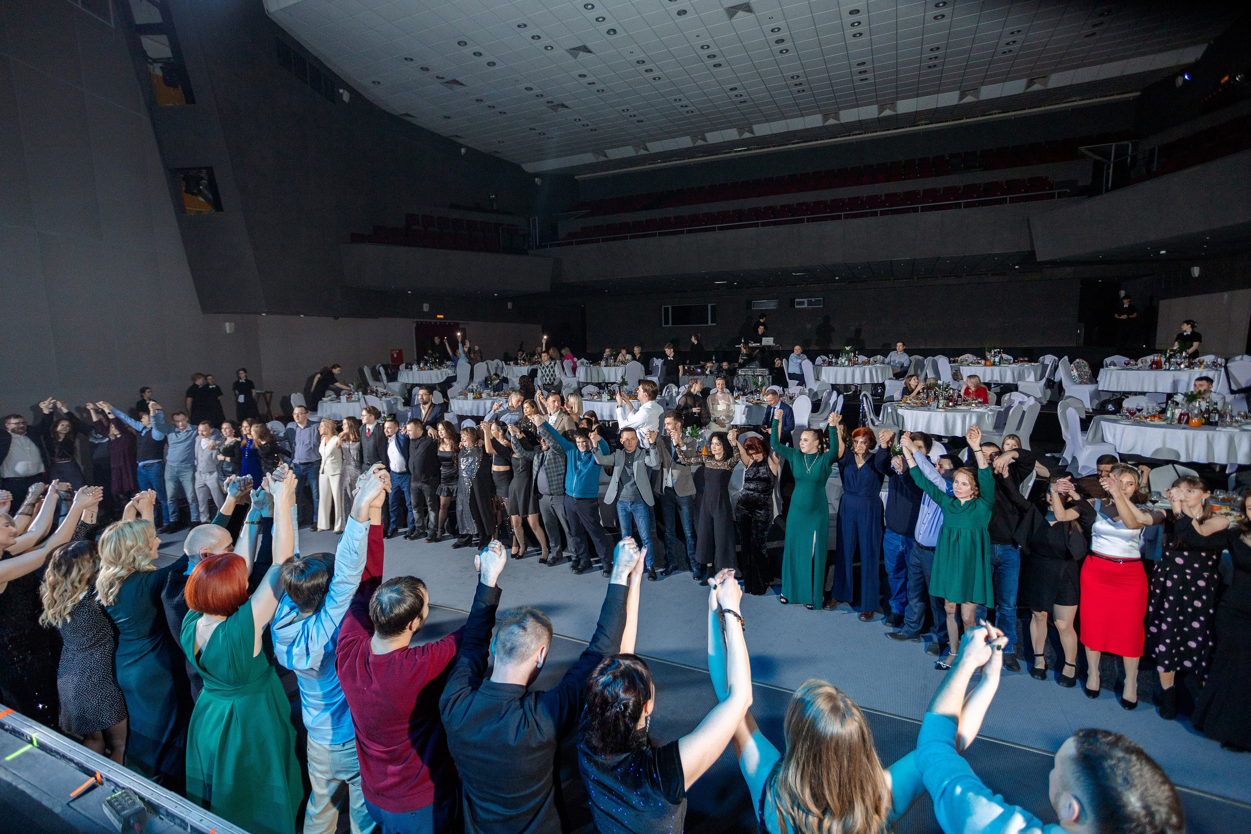 РЕПОРТАЖ: НОВЫЙ ГОД В ДК МЕТАЛЛУРГ. Профессиональный фотограф в Ижевске Леша Петров