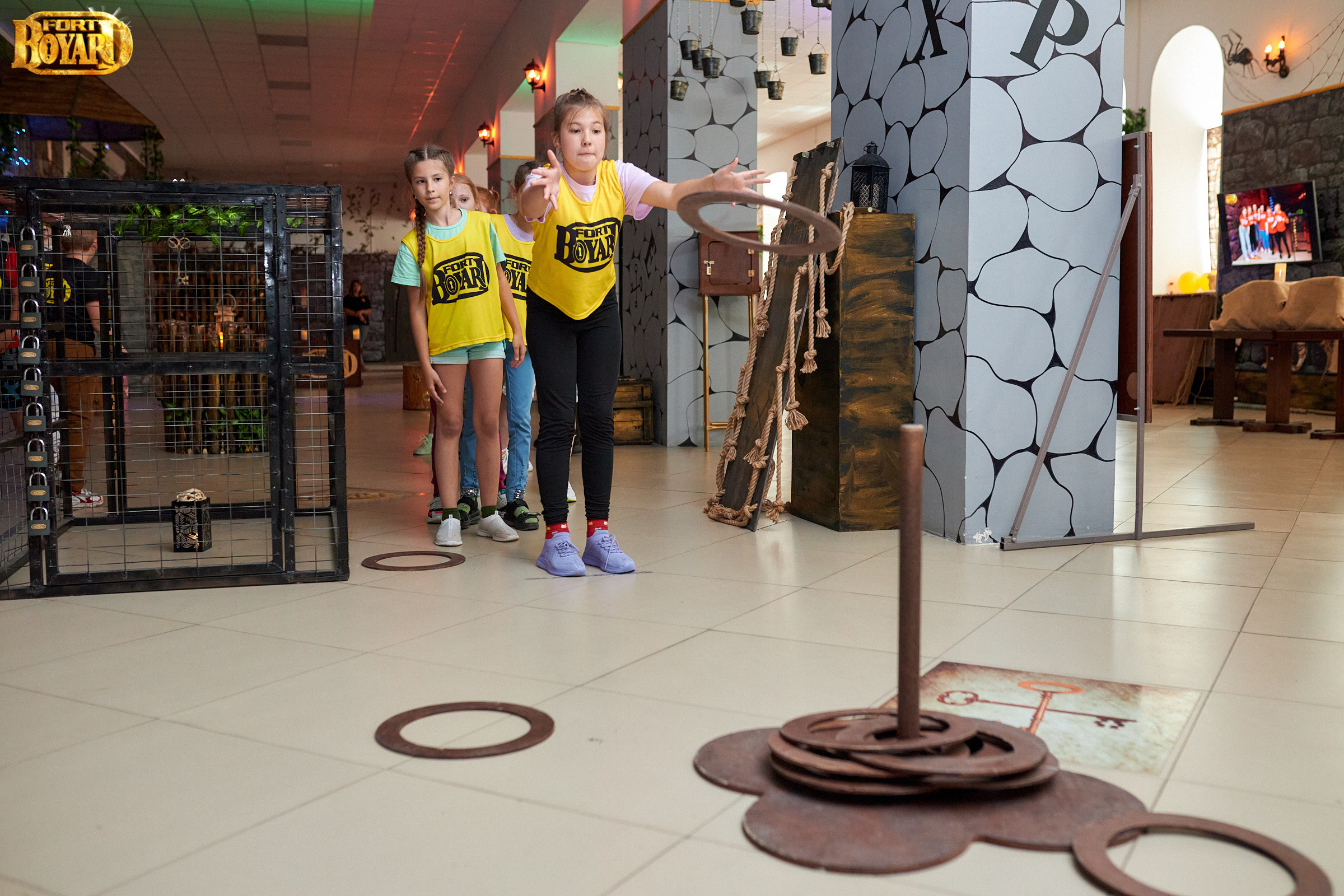 Форд Боярд. Выпускной 4 класс. Фотограф Валерий Савиовский