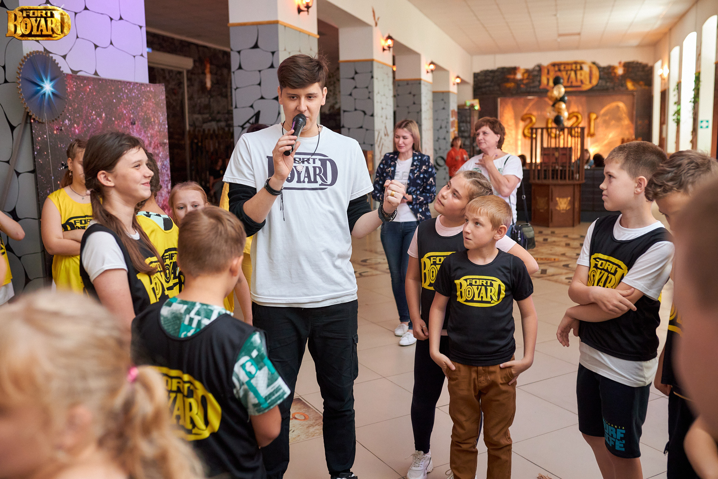 Форд Боярд. Выпускной 4 класс. Фотограф Валерий Савиовский