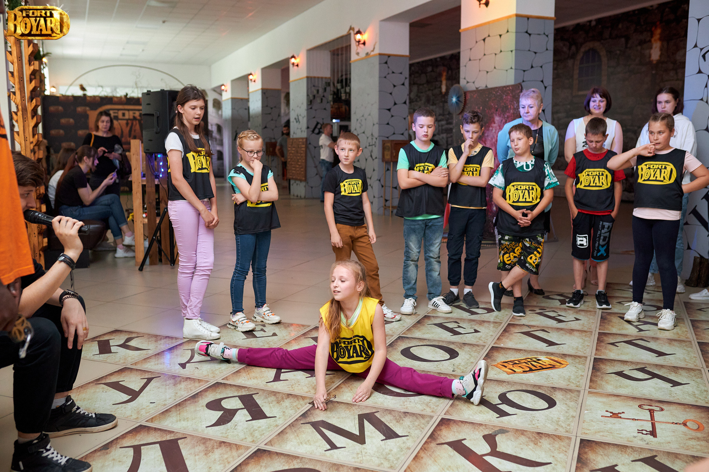 Форд Боярд. Выпускной 4 класс. Фотограф Валерий Савиовский