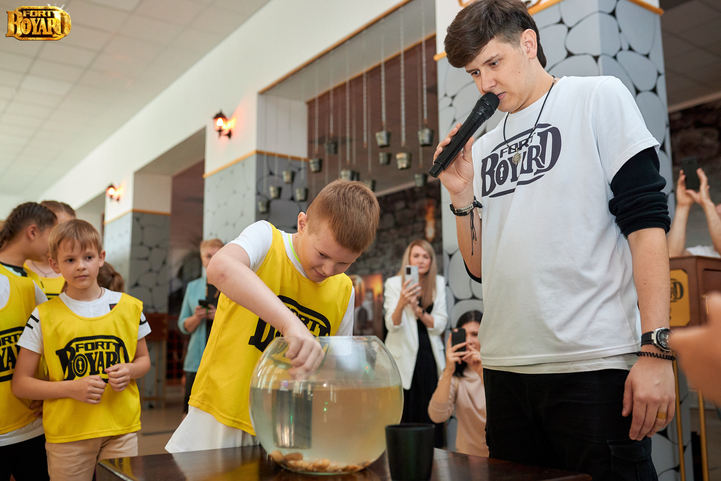 Форд Боярд. Выпускной 4 класс. Фотограф Валерий Савиовский