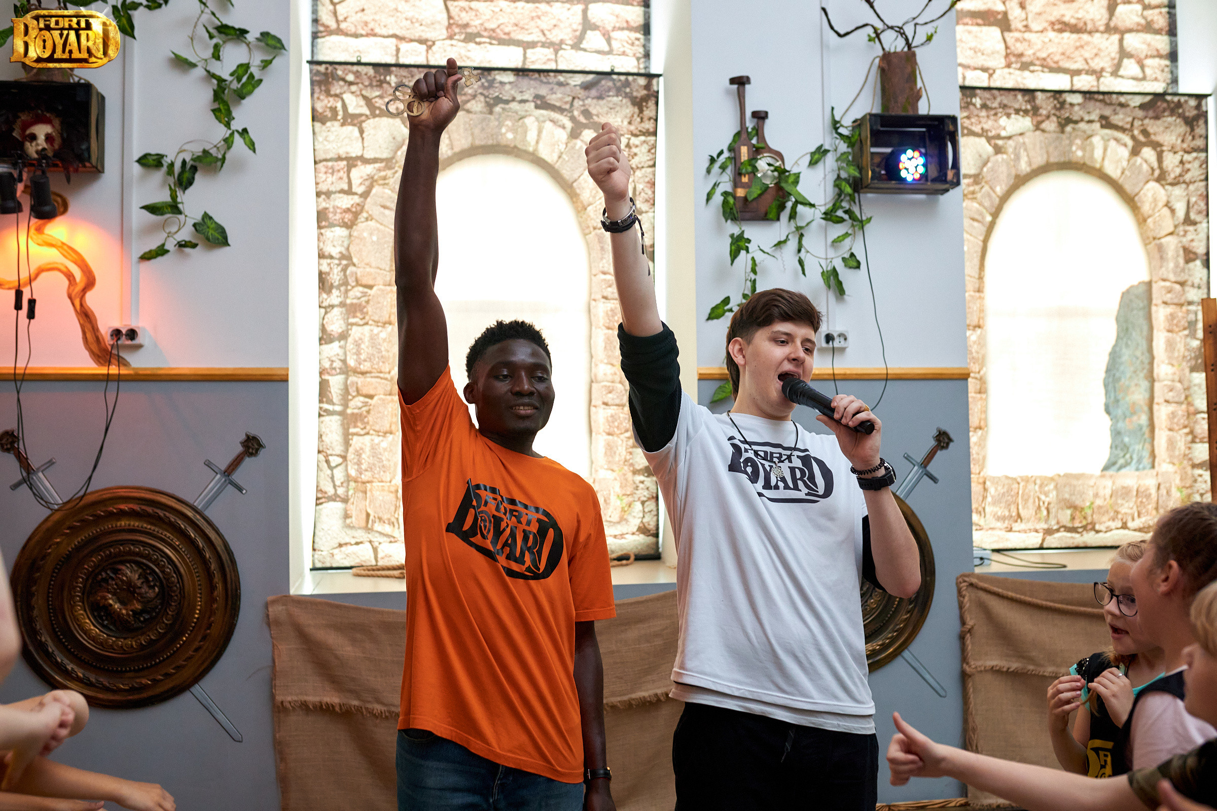 Форд Боярд. Выпускной 4 класс. Фотограф Валерий Савиовский