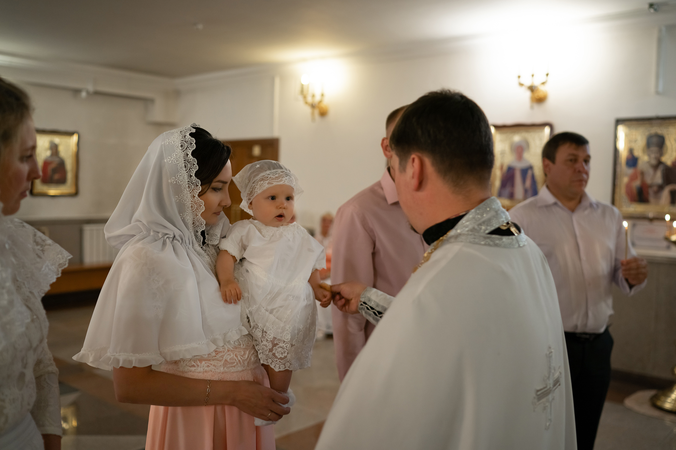 Крещение Златы Храм Рождества Христова. Фотограф на Крещение и Венчание в Красноярске Рамазанова Юлия