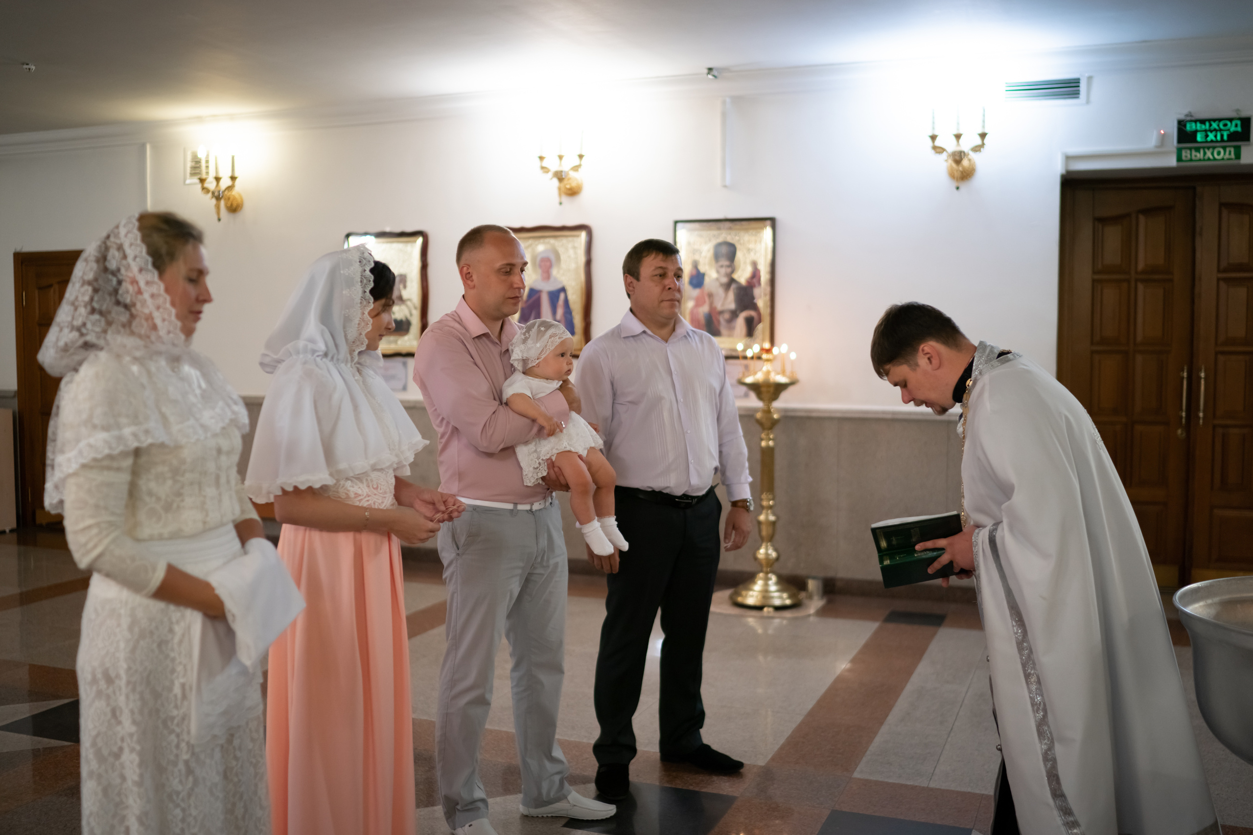 Крещение Златы Храм Рождества Христова. Фотограф на Крещение и Венчание в Красноярске Рамазанова Юлия