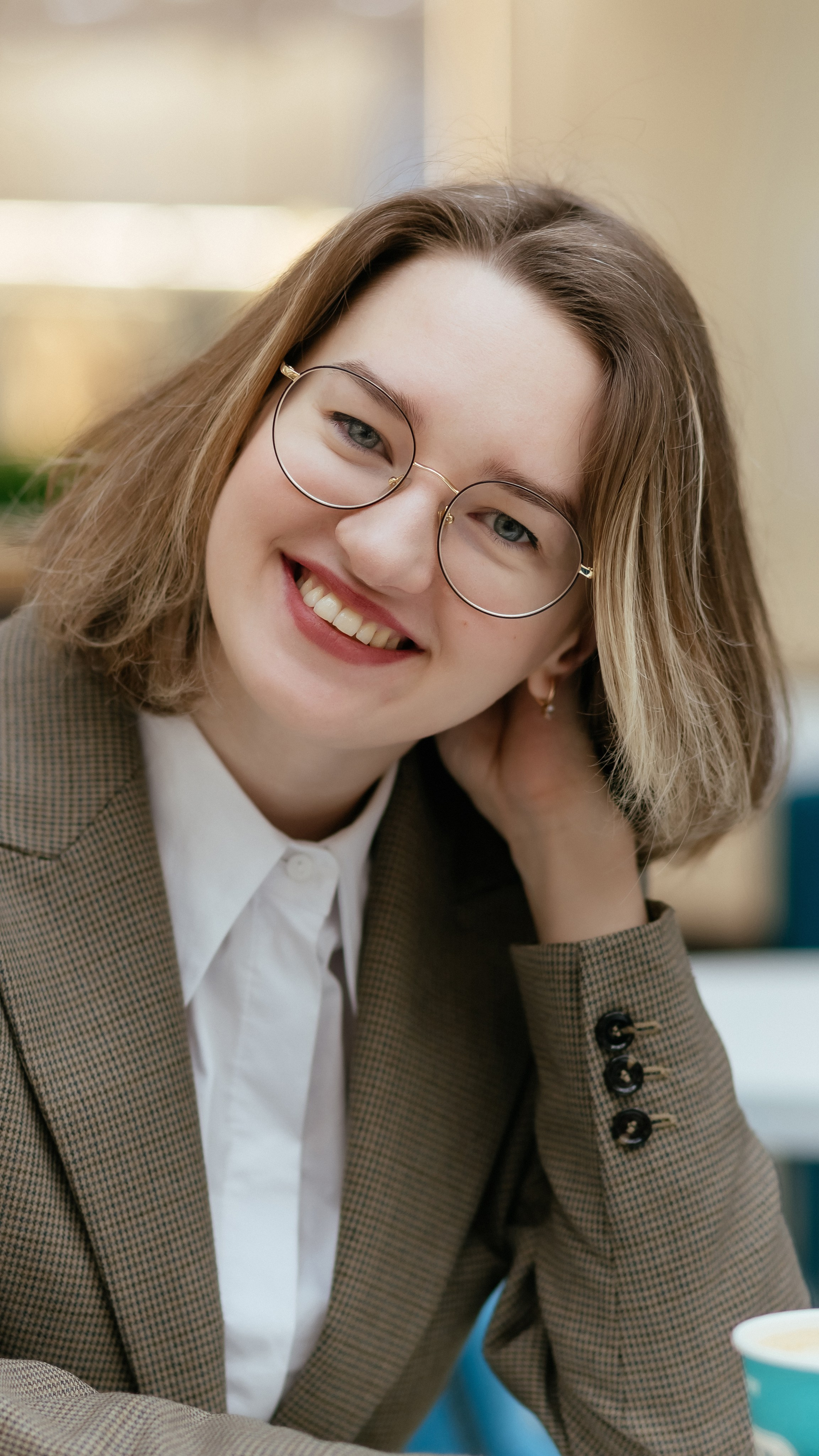 Портретная фотосессия для контента в кафе. Семейный фотограф в Минске Приболовец Светлана