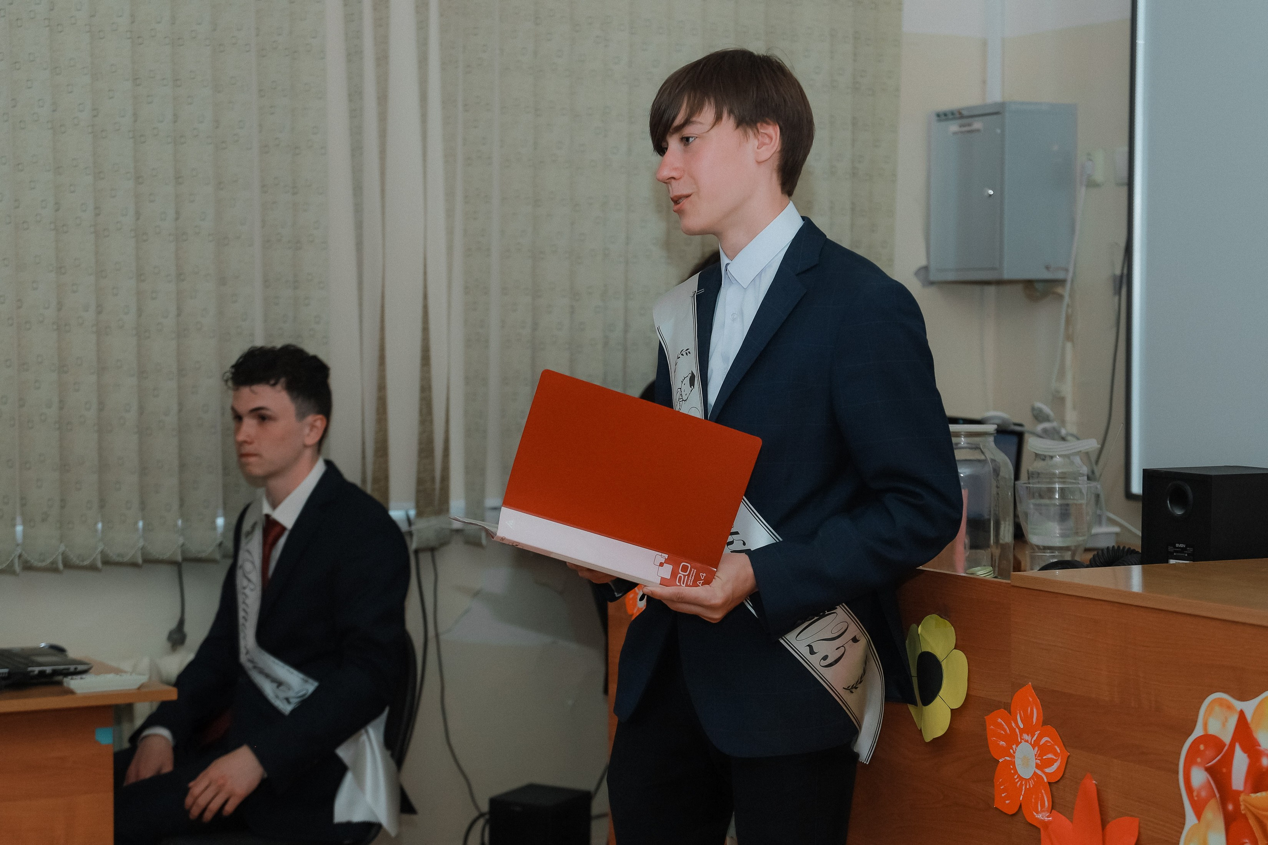 Последний звонок шк № 49. Фотограф Юлия Мальцева