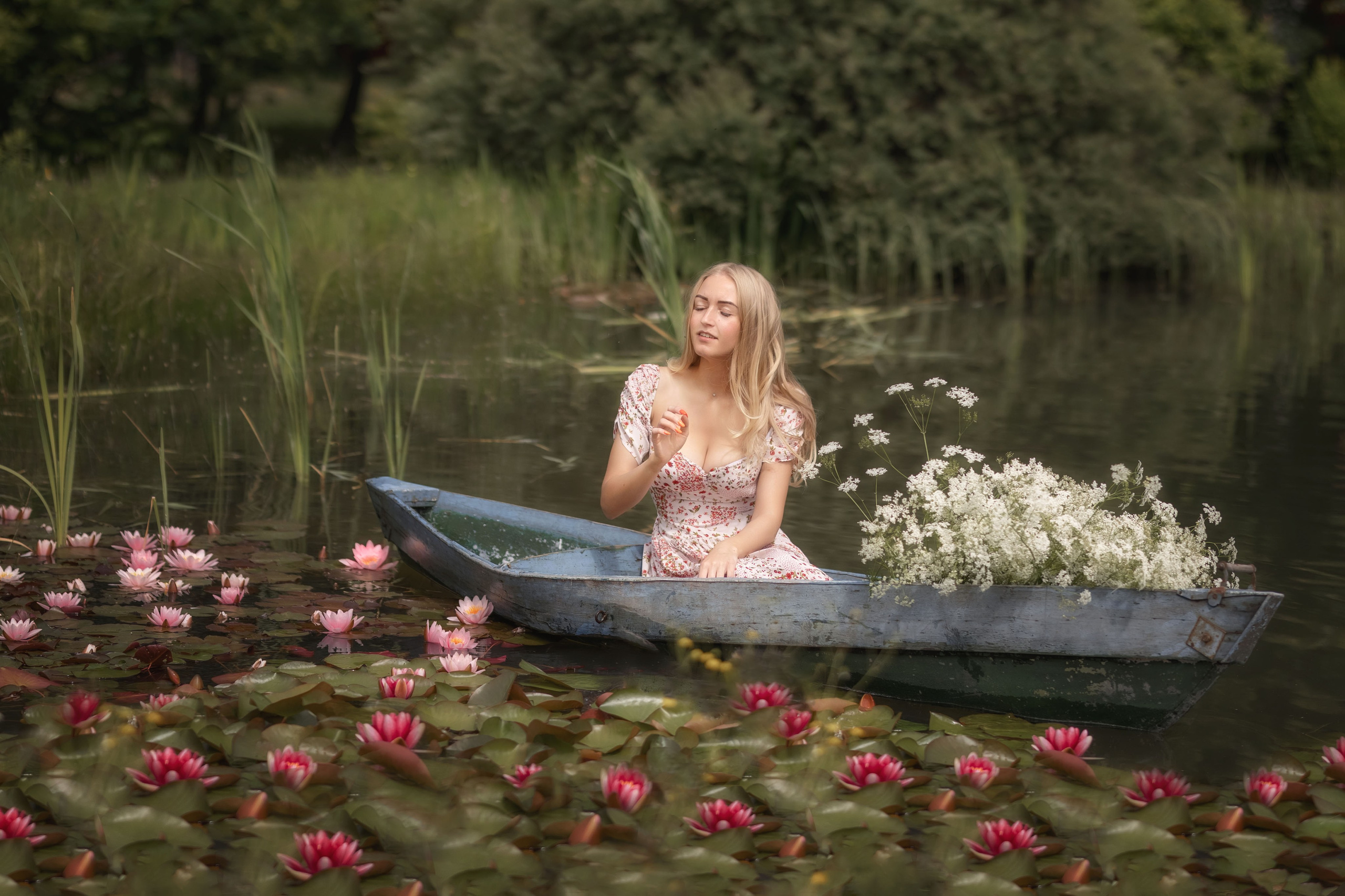 Лодочка в лилиях. Елена Чернигина семейный и детский фотограф в Нижнем Новгороде и Бор