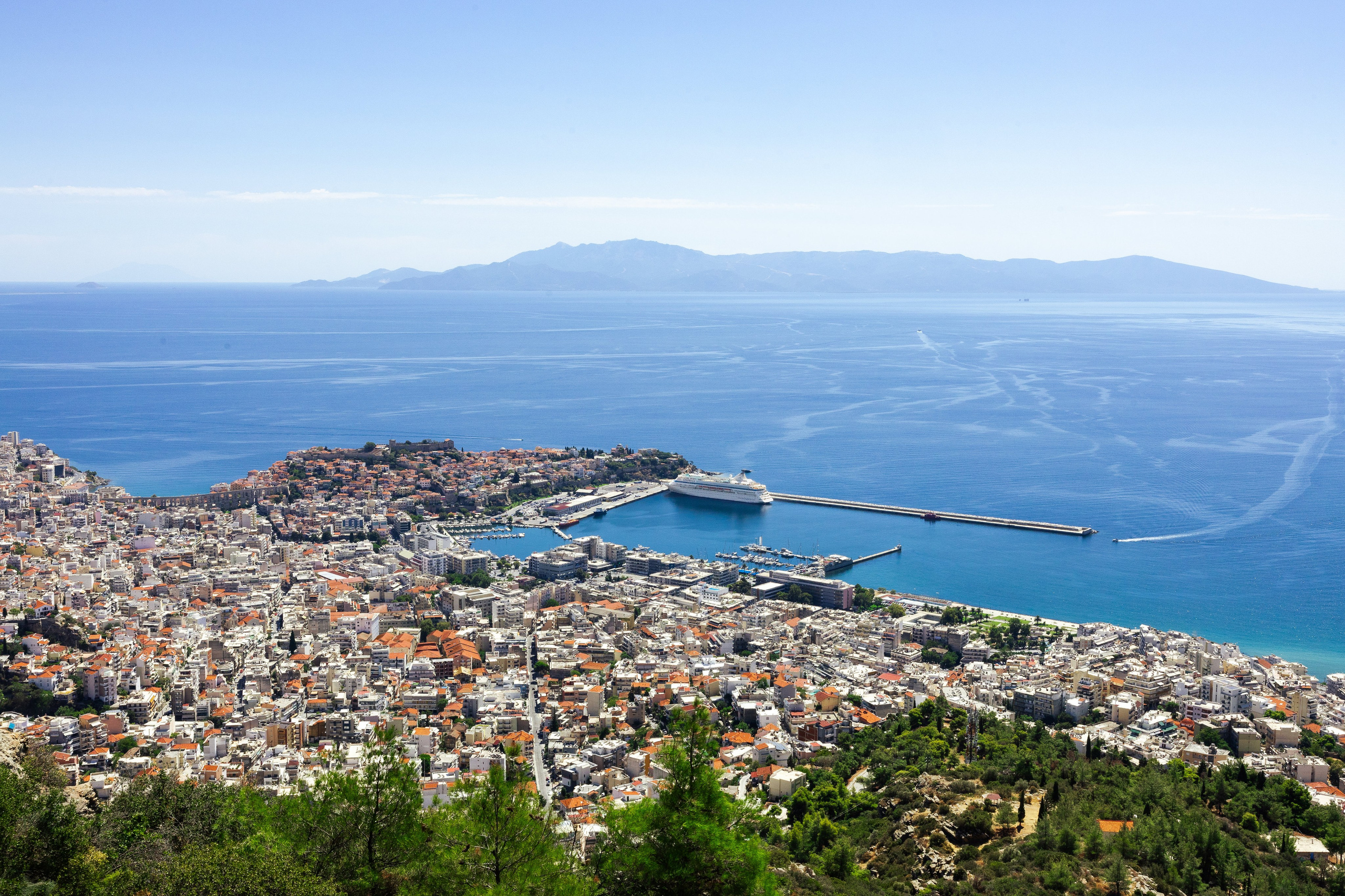 Кавала. Фото департамент круизного лайнера Астория Гранде