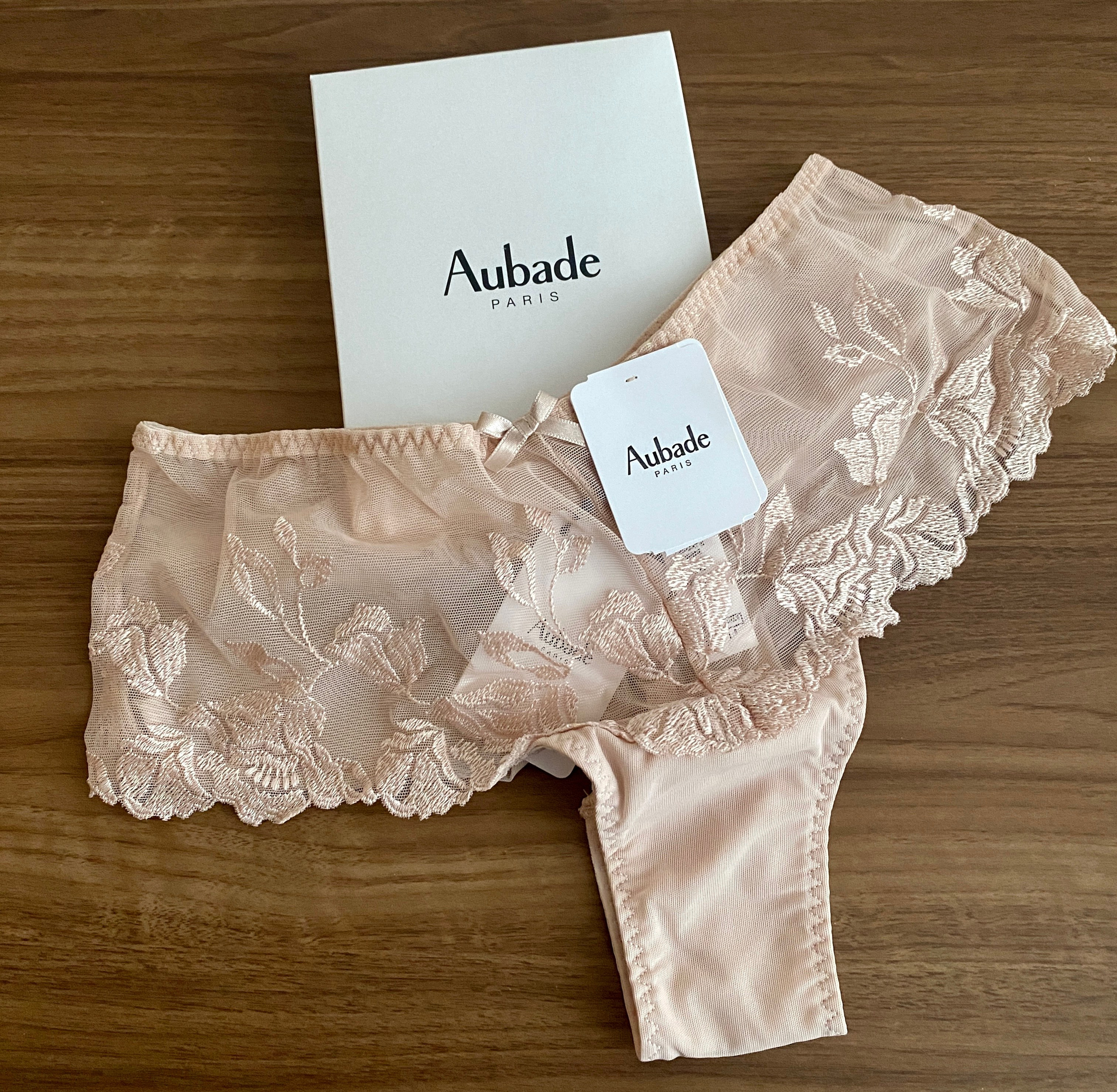 Нижнее белье и купальники. Ваш байер во Франции