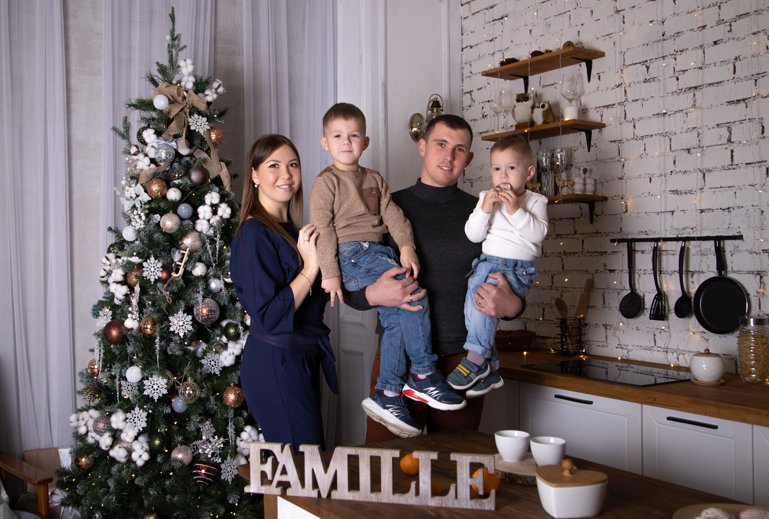 Семейная фотосессия, детские съемки, в студии и дома Сергиев Посад. Фотограф Марина Побединская