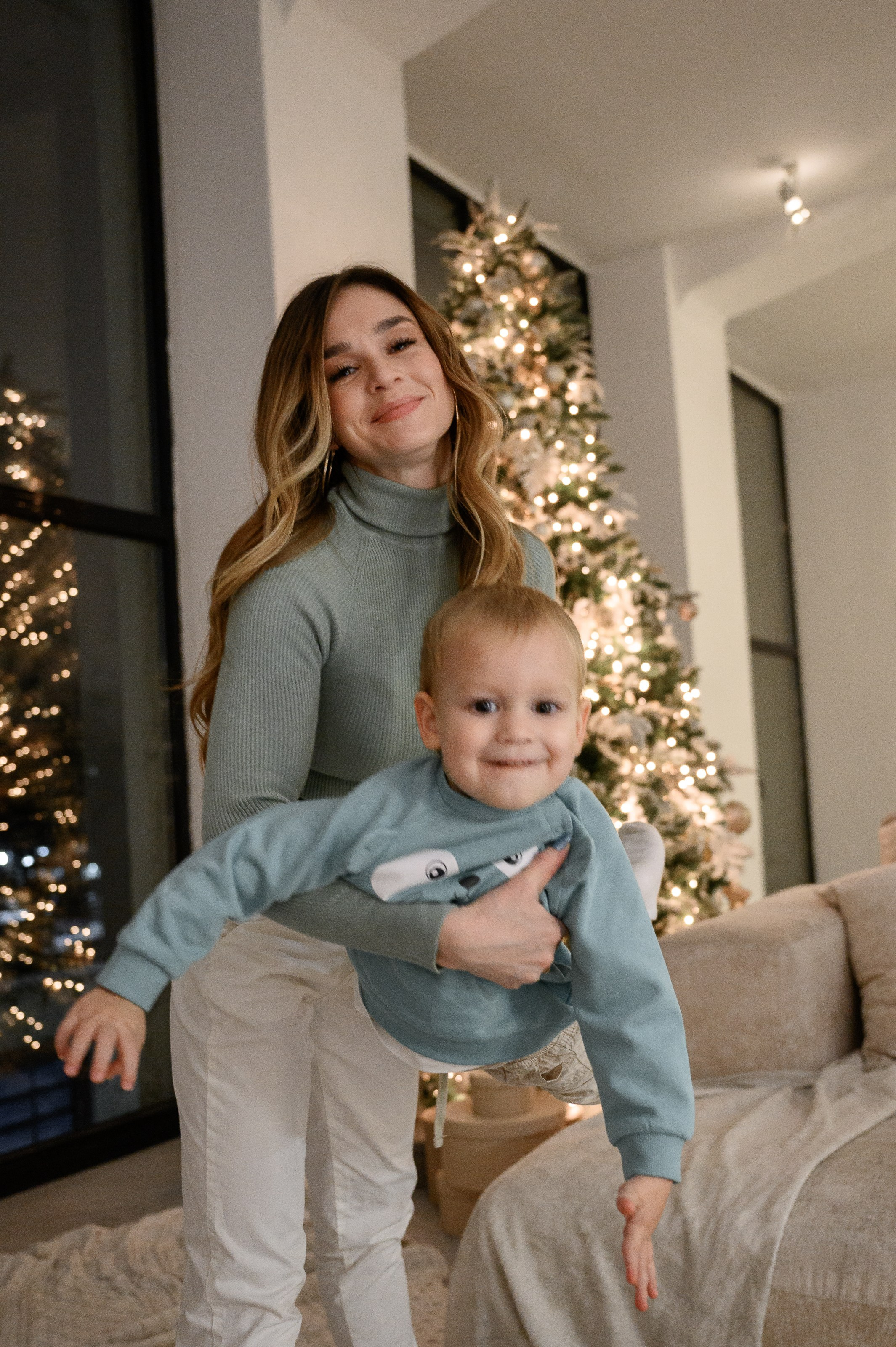 Семейная новогодняя фотосессия в фотостудии Мимика, зал Мия. Semerlina.ru