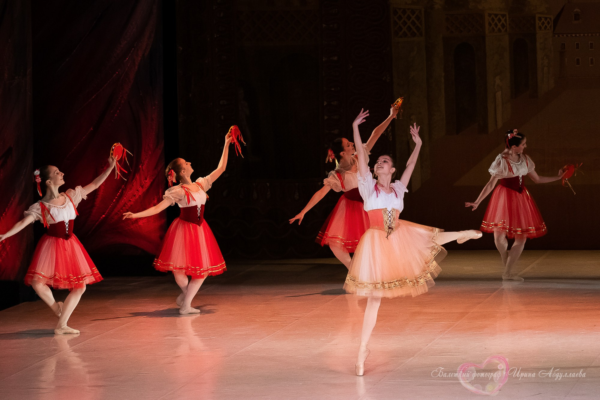 Хореографический колледж ЛЕДЯХ «Наставники»