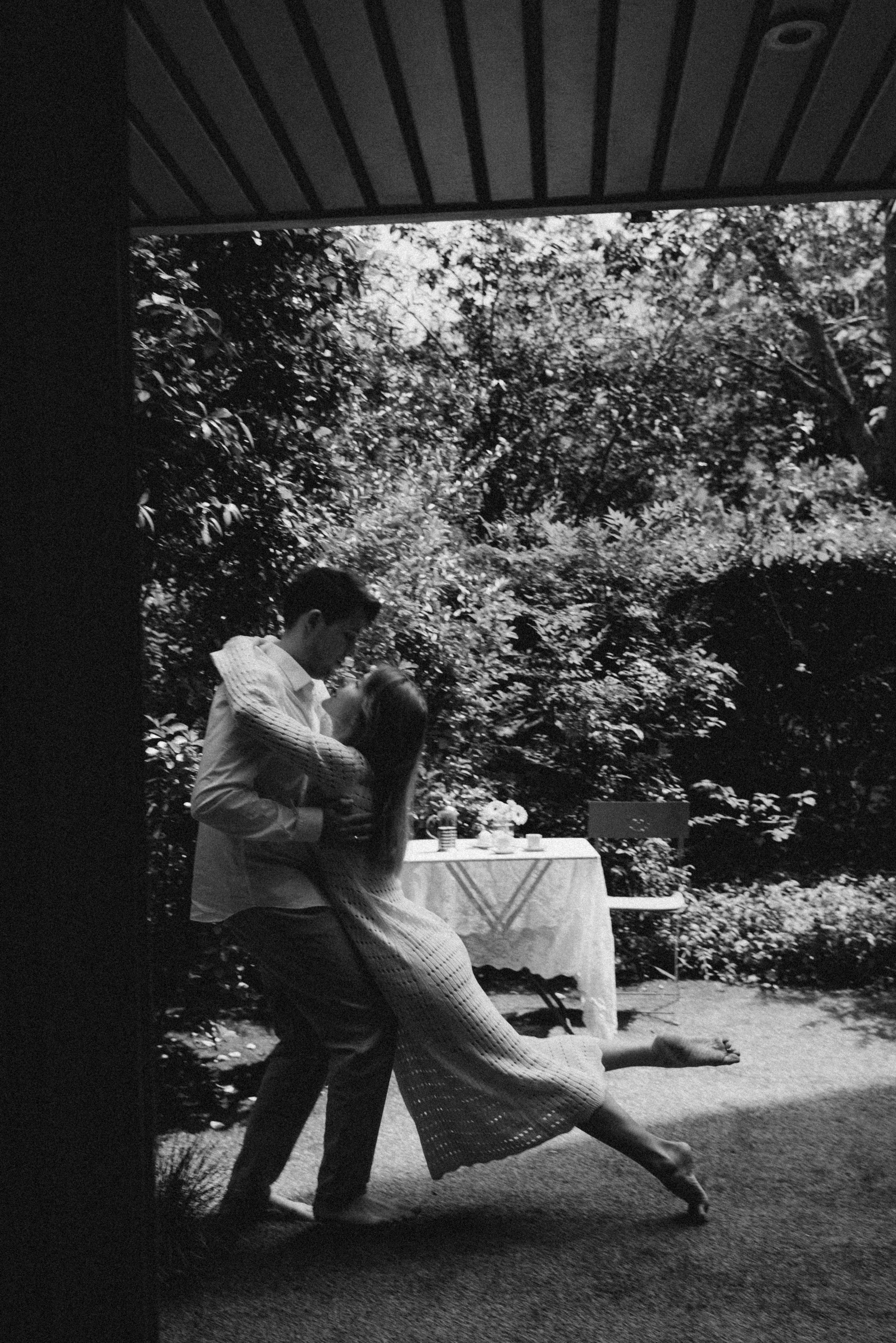 Love comes in the spring. Photographer in Paris